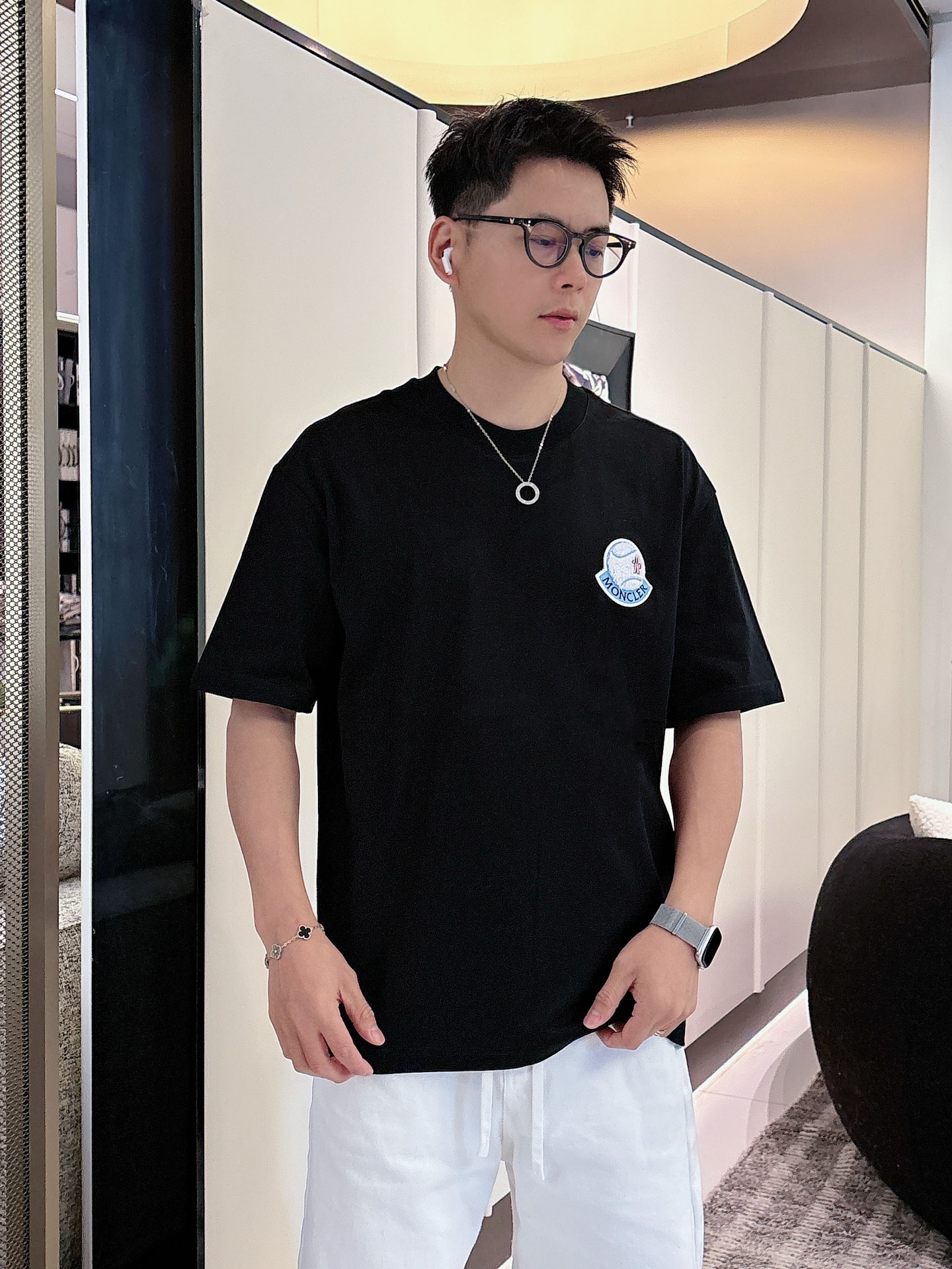 蒙口#MONCLER   2026春夏新款首发专柜最新款短袖圆领T恤 高端订制 设计前卫时尚！品牌log