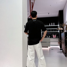 蒙口#MONCLER 2026春夏新款首发专柜最新款短袖圆领T恤 高端订制 设计前卫时尚!品牌log 蒙口#MONCLER 2026春夏新款首发专柜最新款短袖圆领T恤 高端订制 设计前卫时尚!品牌log