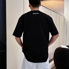 蒙口#MONCLER 2026春夏新款首发专柜最新款短袖圆领T恤 高端订制 设计前卫时尚!品牌log 蒙口#MONCLER 2026春夏新款首发专柜最新款短袖圆领T恤 高端订制 设计前卫时尚!品牌log
