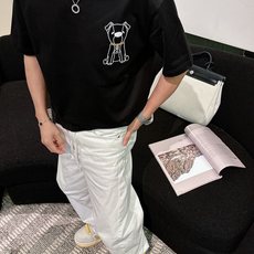 芬迪#FENDI 2026春夏新款首发专柜最新款短袖圆领T恤 高端订制 设计前卫时尚!品牌logo重 芬迪#FENDI 2026春夏新款首发专柜最新款短袖圆领T恤 高端订制 设计前卫时尚!品牌logo重