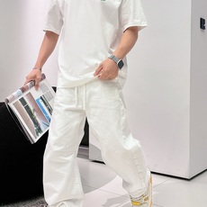 迪奥#DIOR 2026春夏新款首发专柜最新款短袖圆领T恤 高端订制 设计前卫时尚!品牌logo重工 迪奥#DIOR 2026春夏新款首发专柜最新款短袖圆领T恤 高端订制 设计前卫时尚!品牌logo重工