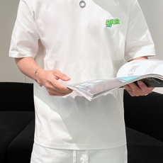迪奥#DIOR 2026春夏新款首发专柜最新款短袖圆领T恤 高端订制 设计前卫时尚!品牌logo重工 迪奥#DIOR 2026春夏新款首发专柜最新款短袖圆领T恤 高端订制 设计前卫时尚!品牌logo重工
