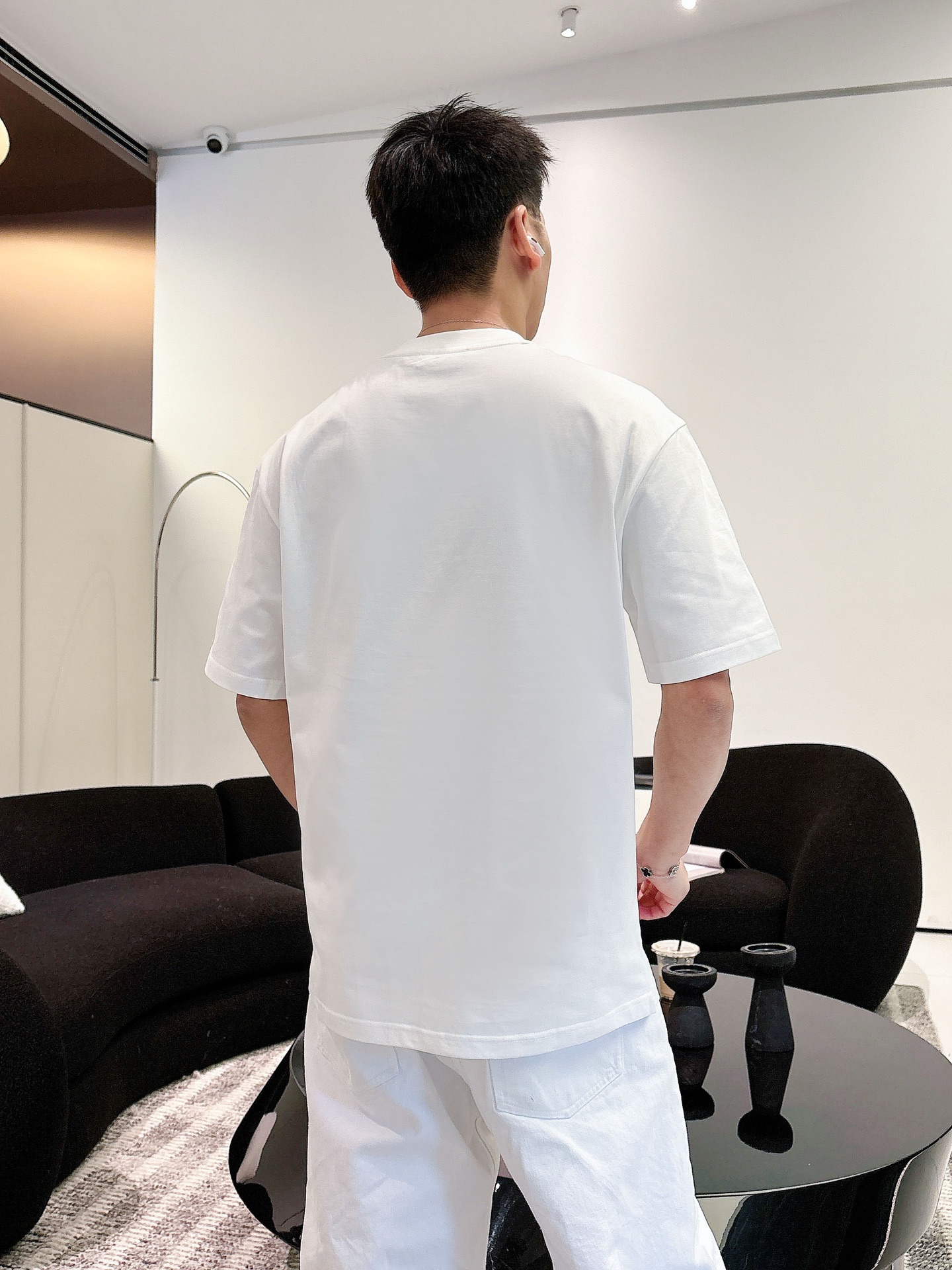 芬迪#FENDI   2026春夏新款首发专柜最新款短袖圆领T恤 高端订制 设计前卫时尚！品牌logo重