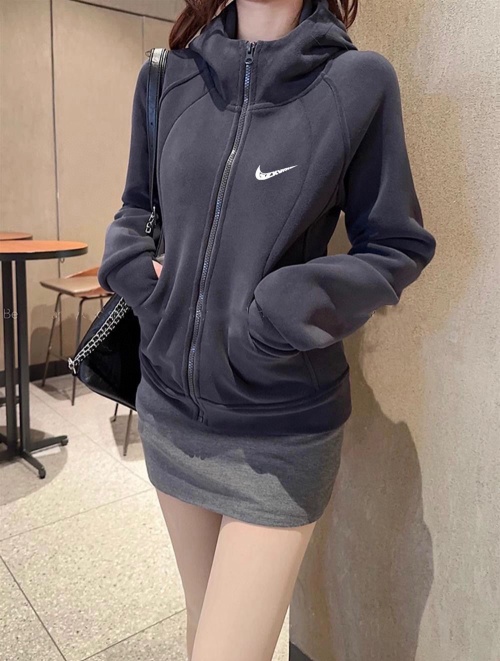 Nike Fleece Full-Zip Hoodie Jacket for Women, Warm and Stylish 1 Nike Fleece Full-Zip Hoodie Jacket for Women, Warm and Stylish