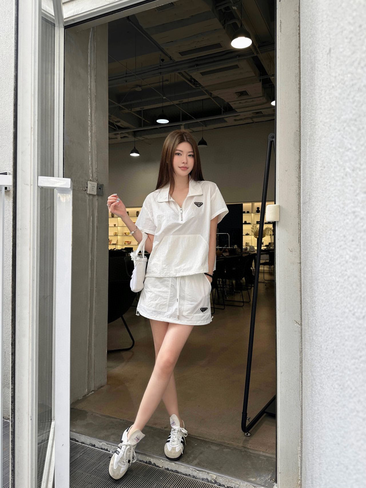 Prada Women's White Two-Piece Set Stand Collar Short Sleeve Top and Skirt 8 i1747148070600 1868 0 7