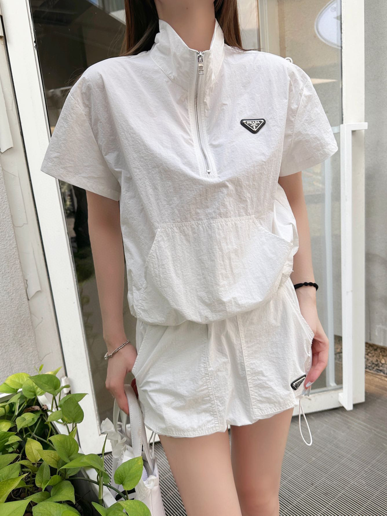Prada Women's White Two-Piece Set Stand Collar Short Sleeve Top and Skirt 2 i1747148070601 2882 0 0