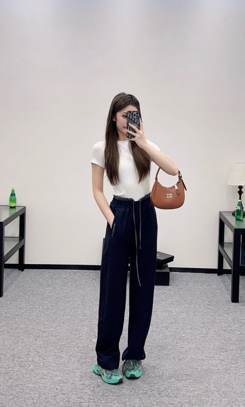 Alex Heavy-Duty Drawstring Cropped Pants - Comfortable, Stylish, and Unique 1 Alex Heavy-Duty Drawstring Cropped Pants - Comfortable, Stylish, and Unique