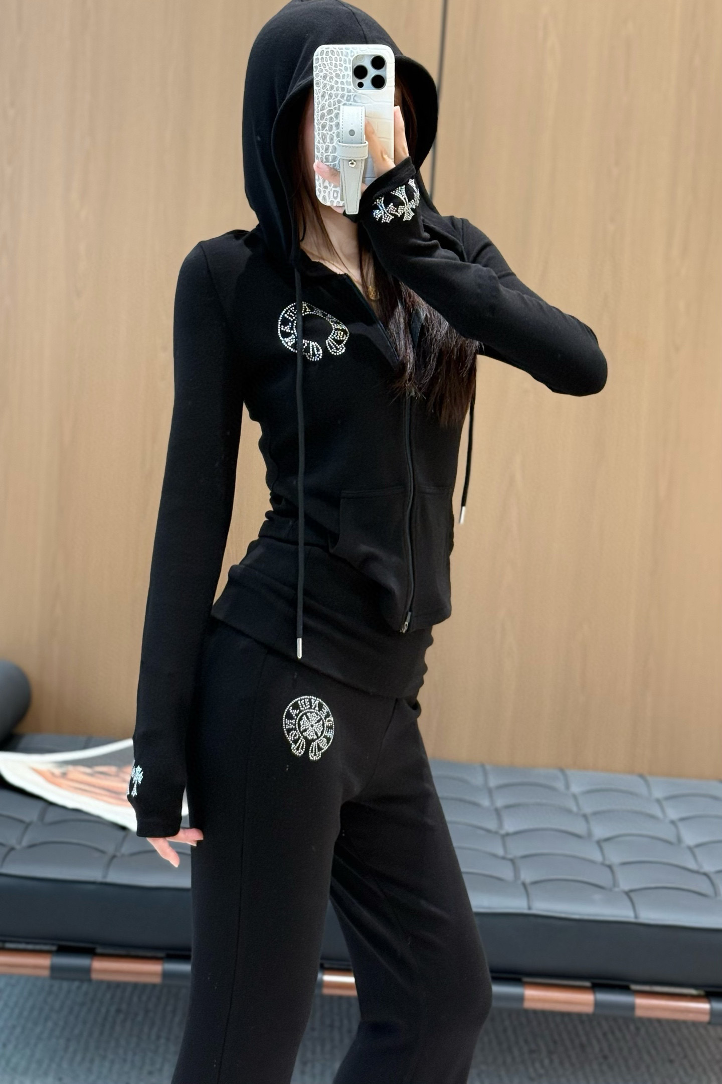 i1755612999406 9884 0 4