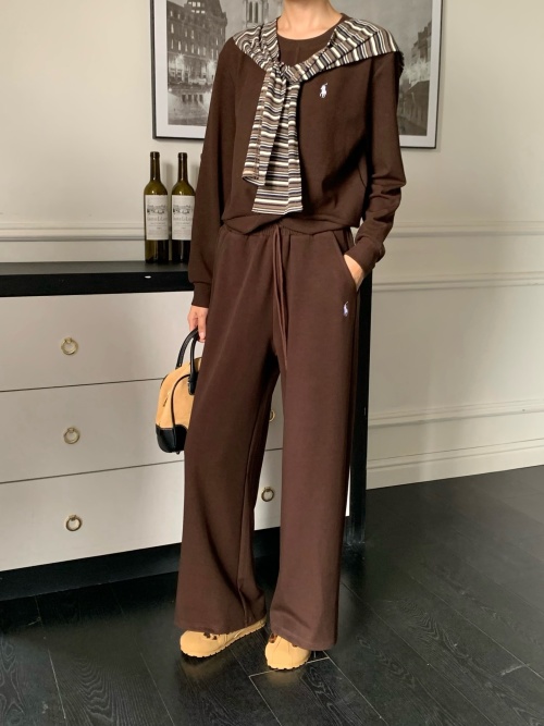 Ralph Lauren Women's Brown Fleece Sweatshirt & Pants Set with Scarf 1 Ralph Lauren Women's Brown Fleece Sweatshirt & Pants Set with Scarf