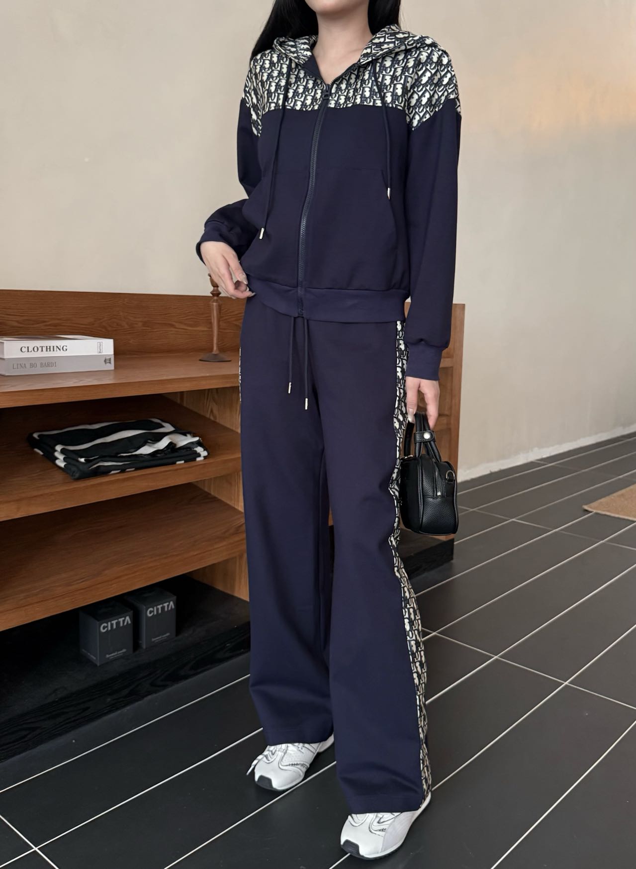 Dior Logo Patchwork Hoodie Sweatshirt and Pants Set Loungewear 4 i1756560362051 6103 0 3