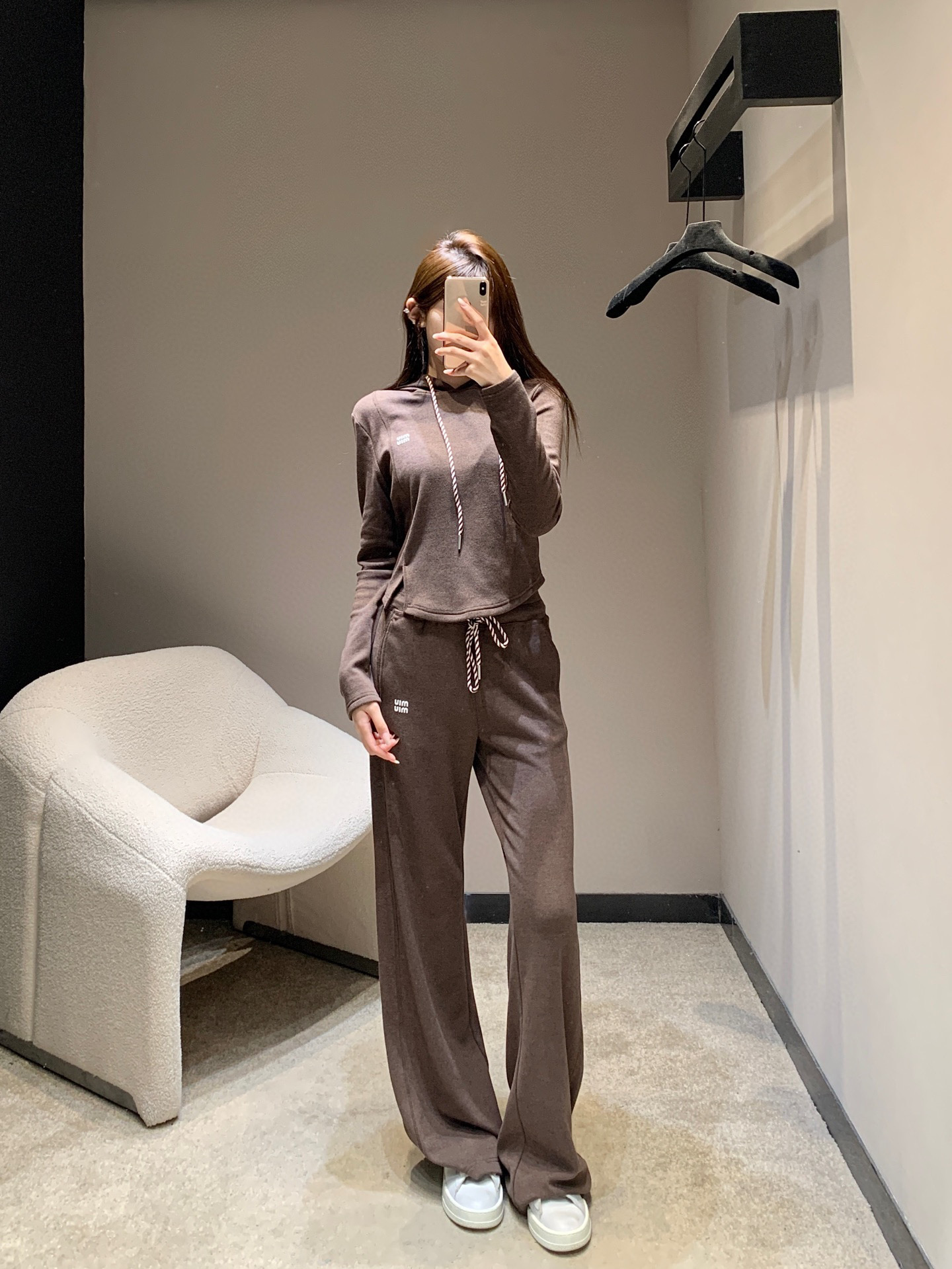 Miu Miu Drawstring Hoodie and Wide-Leg Pants Set with Subtle Logo Detail 4 i1757683985982 6447 0 3