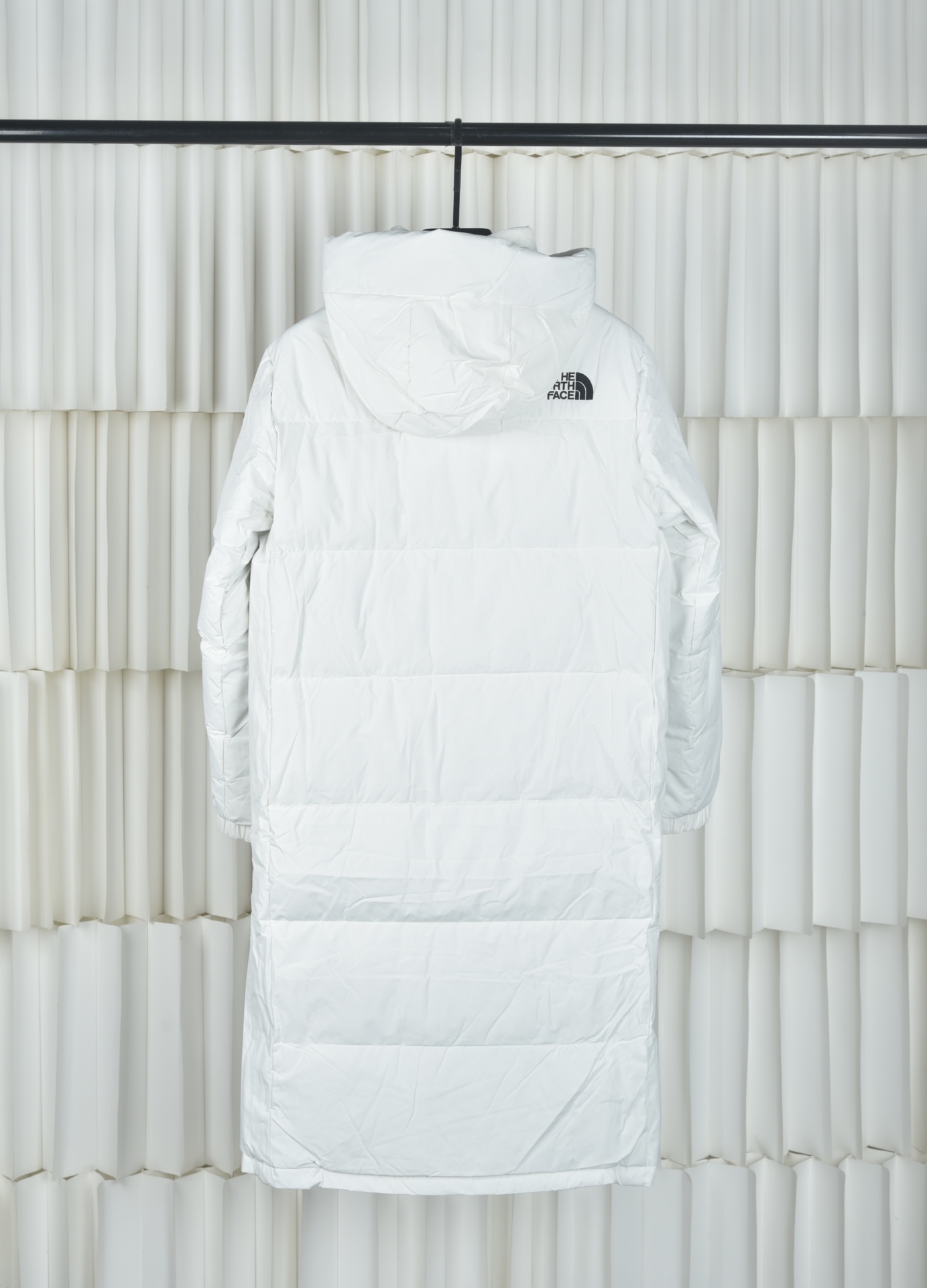 特价💰249
亚马逊2025官方最新代购版本THE NORTH FACE/北面韩国NEVER STOP EXPLORING旗舰系列长款申敏儿同款羽绒服,采用聚酯纤维防泼水面料,填充RDS认证国标80白鸭绒衣服蓬松度保暖效果非常好。刺绣采用进口田岛绣花万针刺绣,采用进口7号针,日本女皇绣线,保证每字饱满工、立体感清晰,定制吉田YKK原厂拉链,刻字清晰,质感完美顺滑。全套辅料均出自TNF原厂代工,水洗麦三标齐全,还原正品系列。
尺码:S M L XL XXL
颜色:黑色 白色