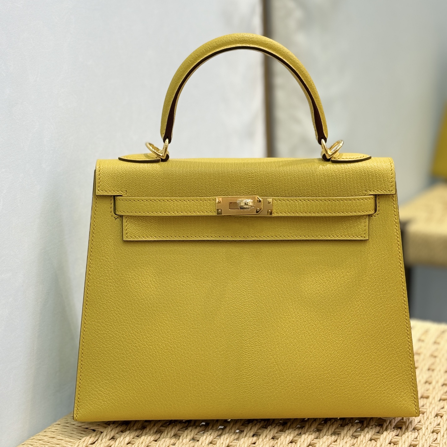 NO:919503,Kelly Kelly 25cm original imported French sheepskin [sunshine yellow] gold buckle hand-nailed limited edition counter synchronization fully hand-sewn with beeswax thread pure steel hardware in stock, Hermes, hermes, sheepskin, Hermes,19860909Kelly 凯莉 25cm 原厂进口法羊皮【阳光黄】金扣 手工钉 限量版 专柜同步 全手工蜜蜡线缝制 纯钢五金 现货,爱马仕,hermes,sheepskin,Hermes,,Bag