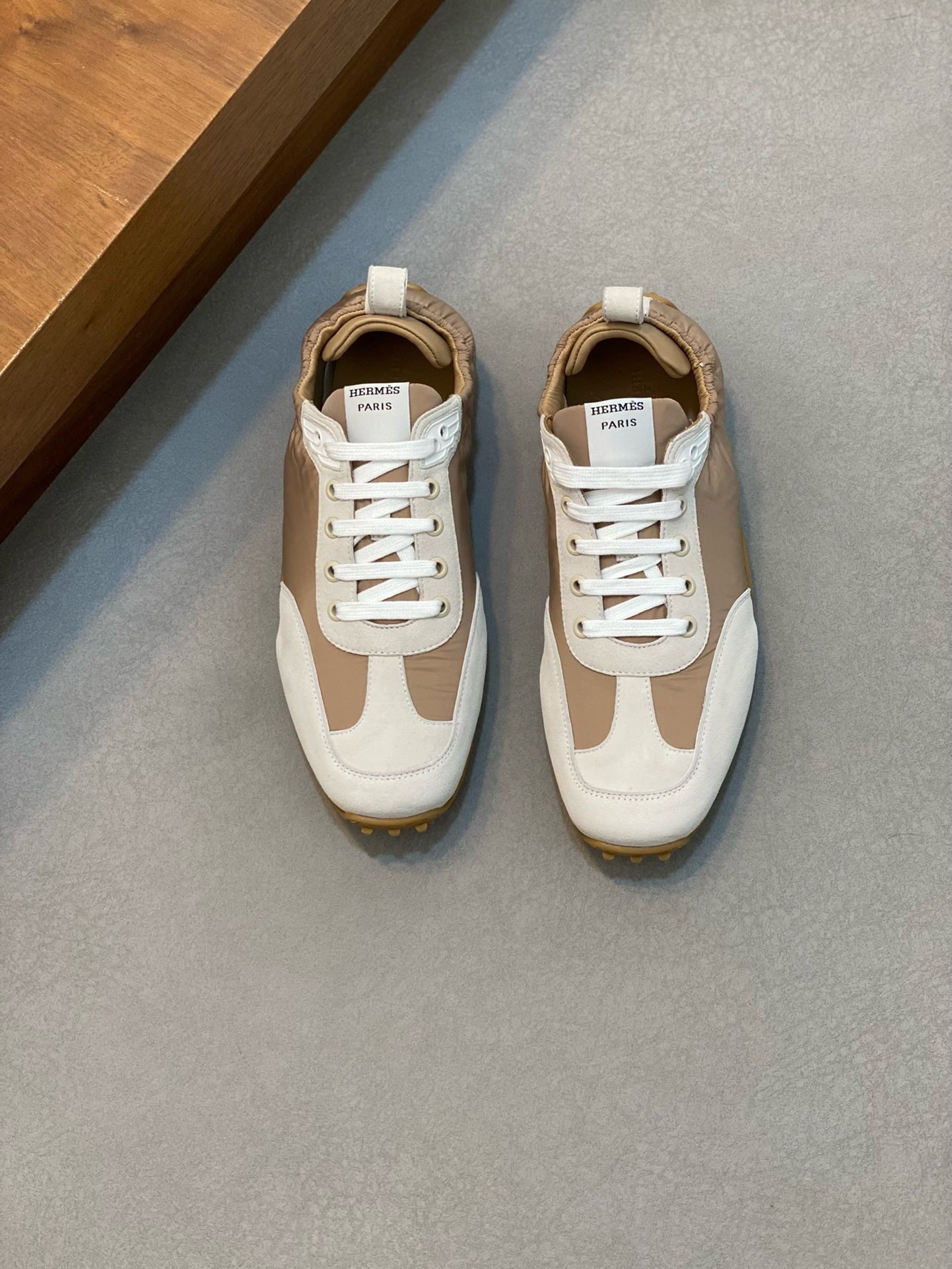 NO:218828,Brand HERMES original color matching, size 38-44 customized 45.46 price, new Hermes style, boutique sports shoes, upper cowhide, creating a full cowhide footbed cowhide inner style, dynamic original, Hermes comfortable sole, simple and generous sports and casual, Hermes casual shoes, hermes, hermes, sneakers, cowhide19860909品牌HERMES 颜色原版配色 码数38-44订做45.46 价格 材质爱马仕新款 精品运动鞋 鞋面牛皮打造全牛皮垫脚牛皮内里版型时尚 动感十足原版 爱马仕舒适大底 简洁大方运动休闲,爱马仕 休闲鞋,hermes,hermes,sneakers,cowhide,Men's shoes