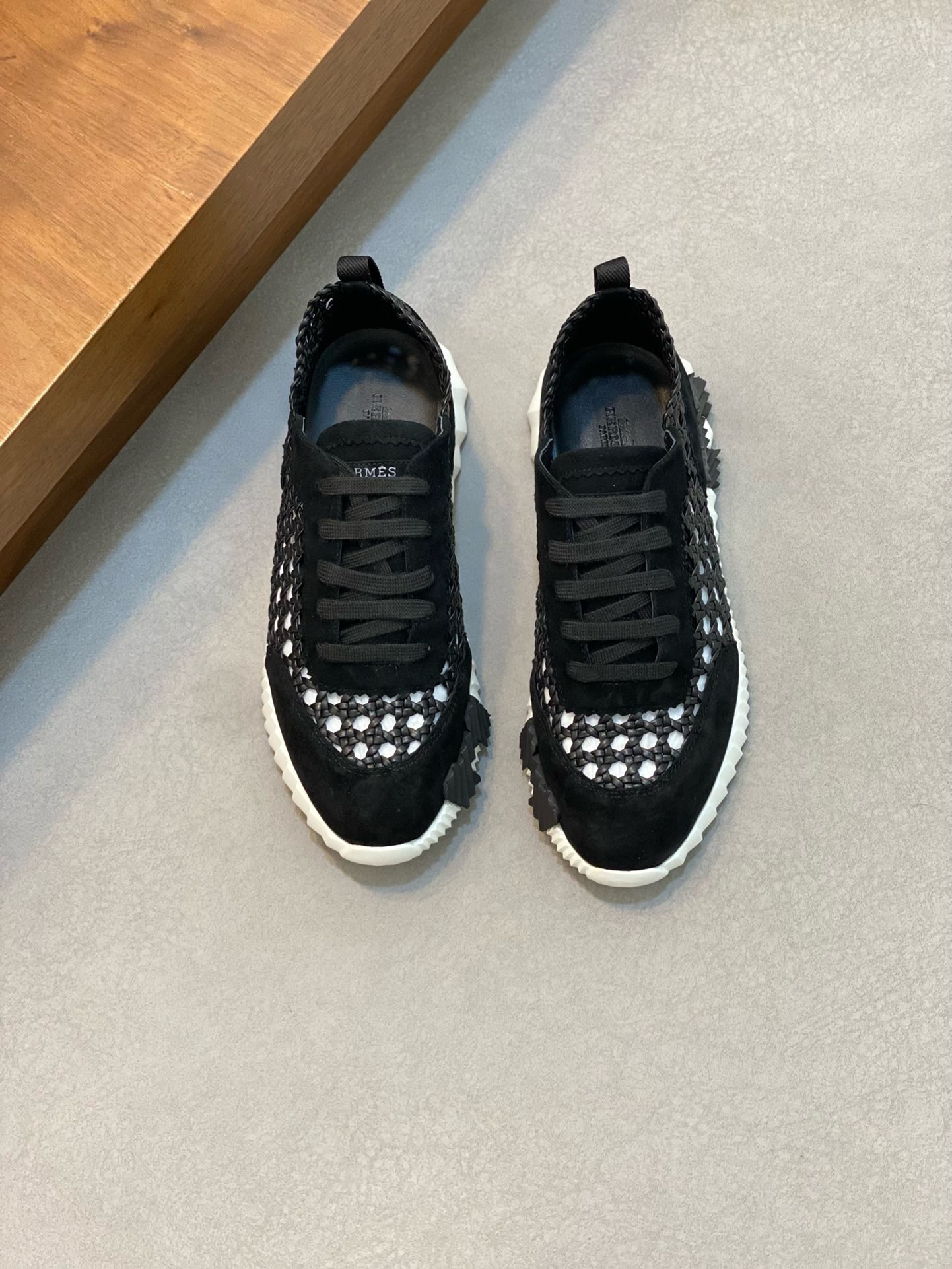 NO:217352,Brand HERMES original color matching, size 35-44 customized 45.46.47 price, new Hermes style, boutique sports shoes, upper cowhide, fabric, full cowhide, footbed, cowhide, full dynamic original, Hermes comfortable sole, simple and generous sports and casual, Hermes casual shoes, hermes, hermes, sneakers, cowhide19860909品牌HERMES 颜色原版配色 码数35-44定做45.46.47 价格 材质爱马仕新款 精品运动鞋 鞋面牛皮配布打造全牛皮垫脚牛皮内里版型时尚 动感十足原版 爱马仕舒适大底 简洁大方运动休闲,爱马仕 休闲鞋,hermes,hermes,sneakers,cowhide,Men's shoes