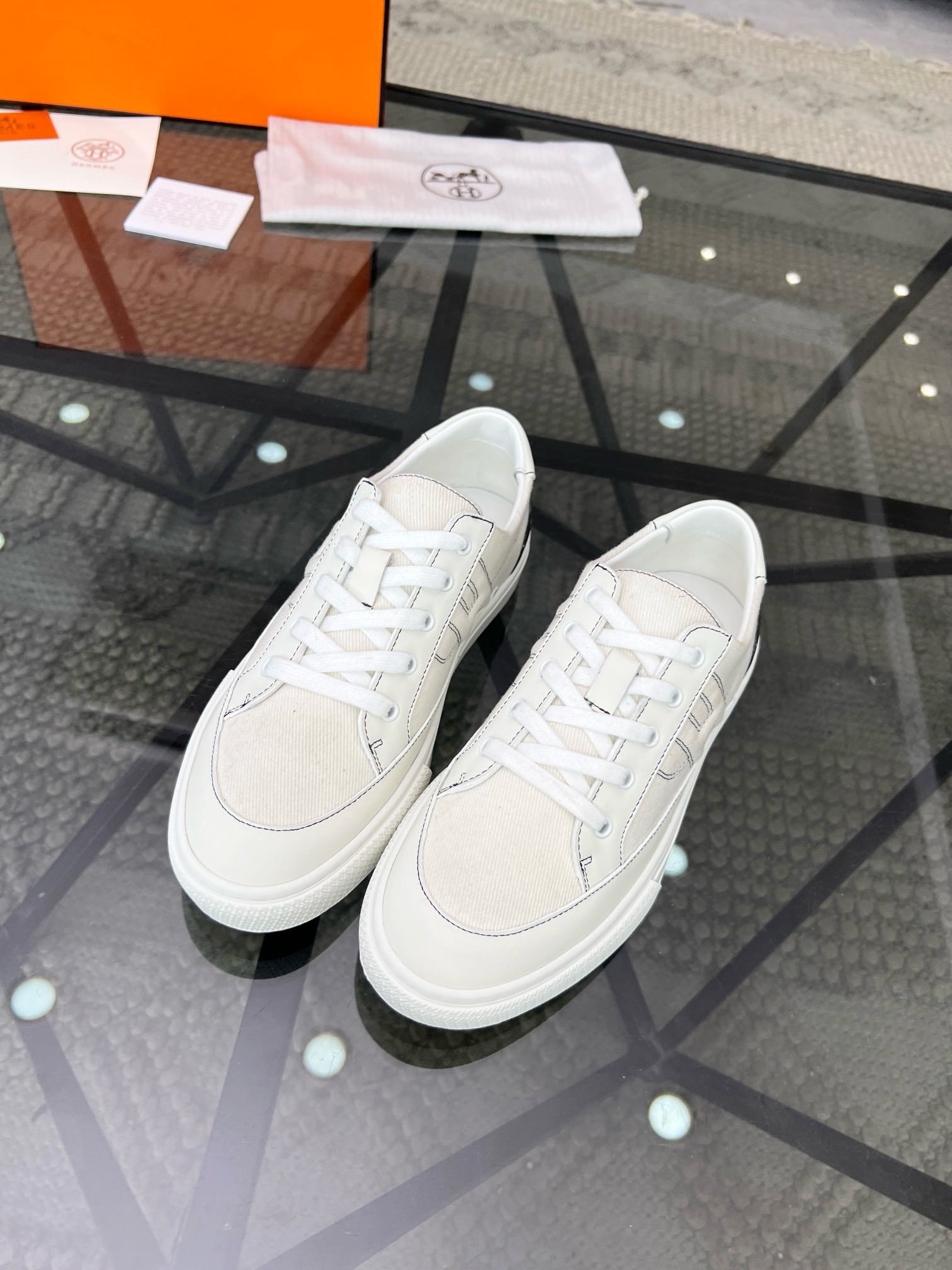 NO:219227,Brand HERMES original color matching, size 39-44 customized 38.45 price, material Hermes new style, boutique sports shoes, soft upper, cowhide, inner style, dynamic original Hermes TPU rubber sole, simple and generous sports and casual, Hermes casual shoes, hermes, hermes, sneakers, cowhide19860909品牌HERMES 颜色原版配色 码数39-44定做38.45 价格 材质爱马仕新款 精品运动鞋 鞋面柔软牛皮牛皮内里版型时尚 动感十足原版爱马仕TPU橡胶底 简洁大方运动休闲,爱马仕 休闲鞋,hermes,hermes,sneakers,cowhide,Men's shoes