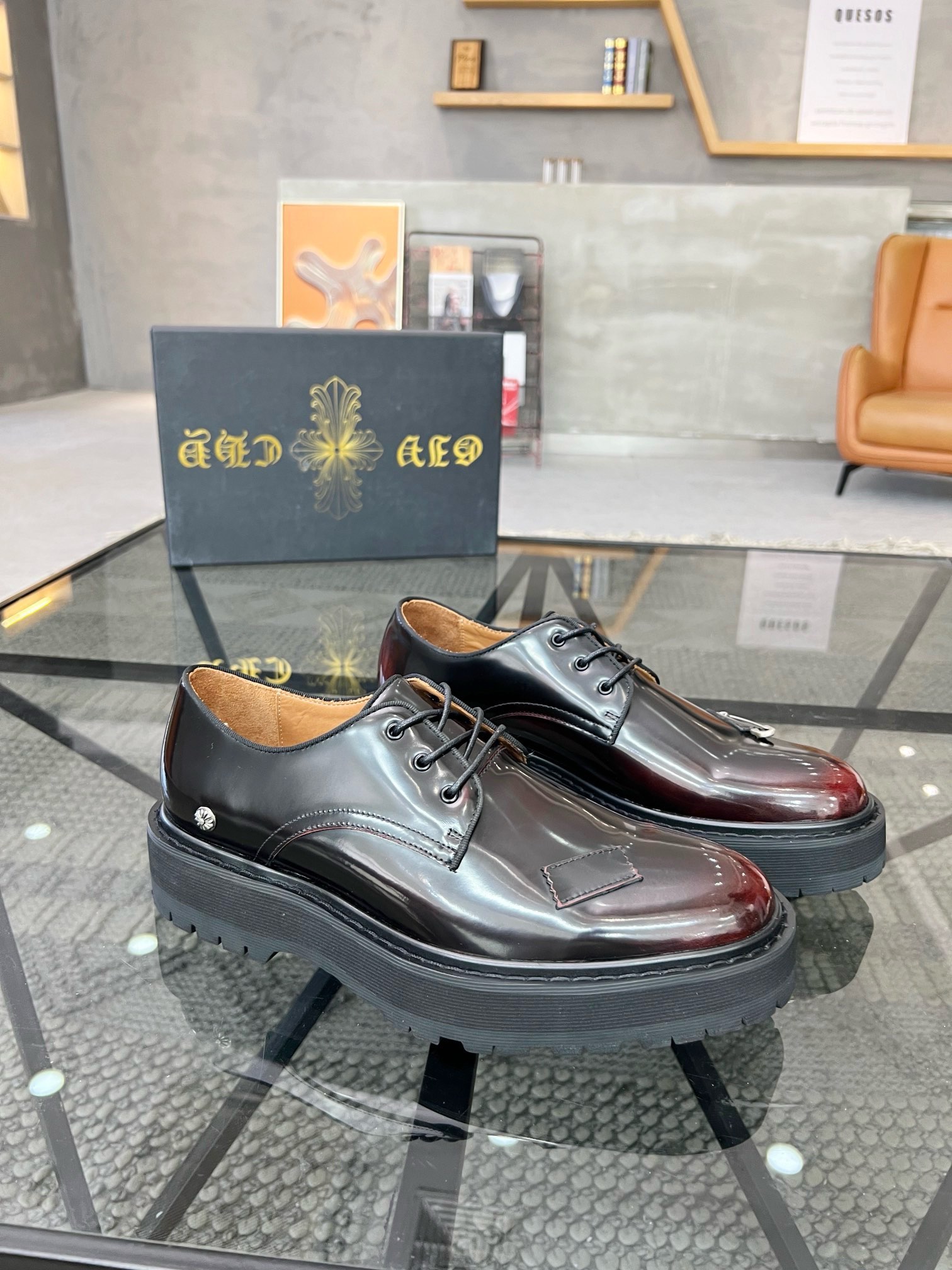 NO:218854,K Top Purchase gram Street Fried Street Men's God's Thick-soled Casual Leather Shoes New Products Comings for the Fighting Counter are available at the same time. Original configurations are available from Italy imported original cowhide fabrics, high-quality splicing double-car line craftsmanship high-end and atmospheric trendy experts, all imported water-dyed cowhide inner mats, original soles are specially supplied with original soles, super comfortable, original order goods, high-quality, you can enter and exit the counter at will, welcome to compare the counter synchronization Number of codes 39 40 41 42 43 44,,cowhide19860909K 顶级代购 克 炸街男神厚底休闲皮鞋新品来袭专柜同步发售原厂配置,意大利进口原版牛皮面料,高品质拼接双车线工艺高端大气潮达人必备,全进口水染牛皮里垫,鞋底原厂特供原版底超级舒适,原厂跟单货 高品质,可随意进出专柜,欢迎对比专柜同步 码数 39 40 41 42 43 44,,cowhide,Men's shoes