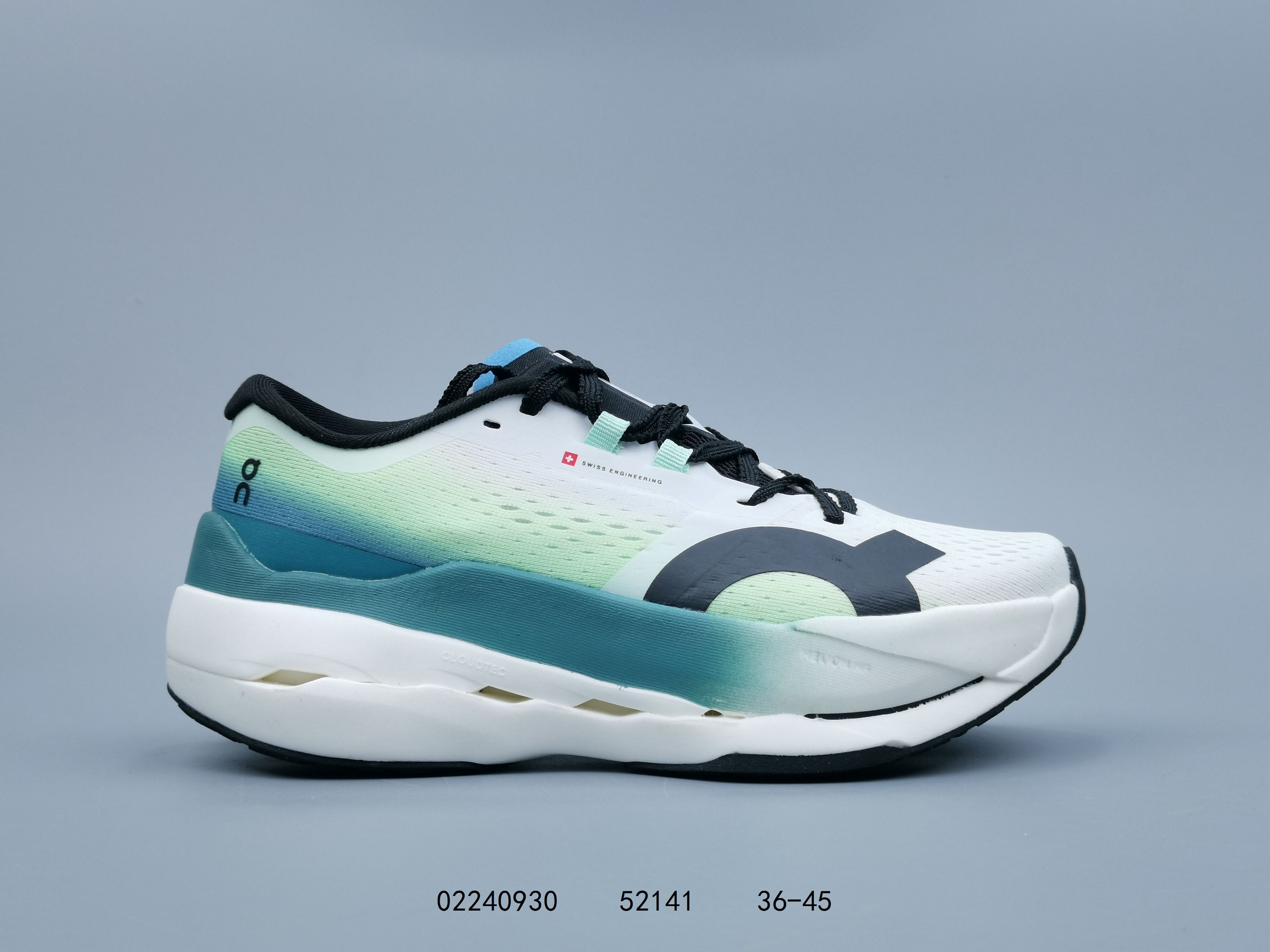 💰150
【新品🔥公司级】昂跑（On）Cloudboom Max 舒适时尚支撑 马拉松跑步鞋，On昂跑Cloudboom Max是一款专为马拉松跑者设计的长距离竞速跑鞋，采用双层Helion™ HF hyperfoam泡棉中底、含玻璃纤维的Speedboard®速度板和轻盈透气鞋面，提供强劲缓震、能量反馈和舒适脚感，适用于各个水平的马拉松跑者，Cloudboom Max搭载双层Helion™ HF hyperfoam泡棉中底，提供能量反馈和舒适脚感，配合含玻璃纤维的Speedboard®速度板，提升跑步效率和支撑性能。鞋面轻盈透气，能贴合并适应足部运动姿态，保持脚部干爽；橡胶外底具备良好抓地力，增强路面稳定性。 ‌

尺码:  36-45
编码:  02240930