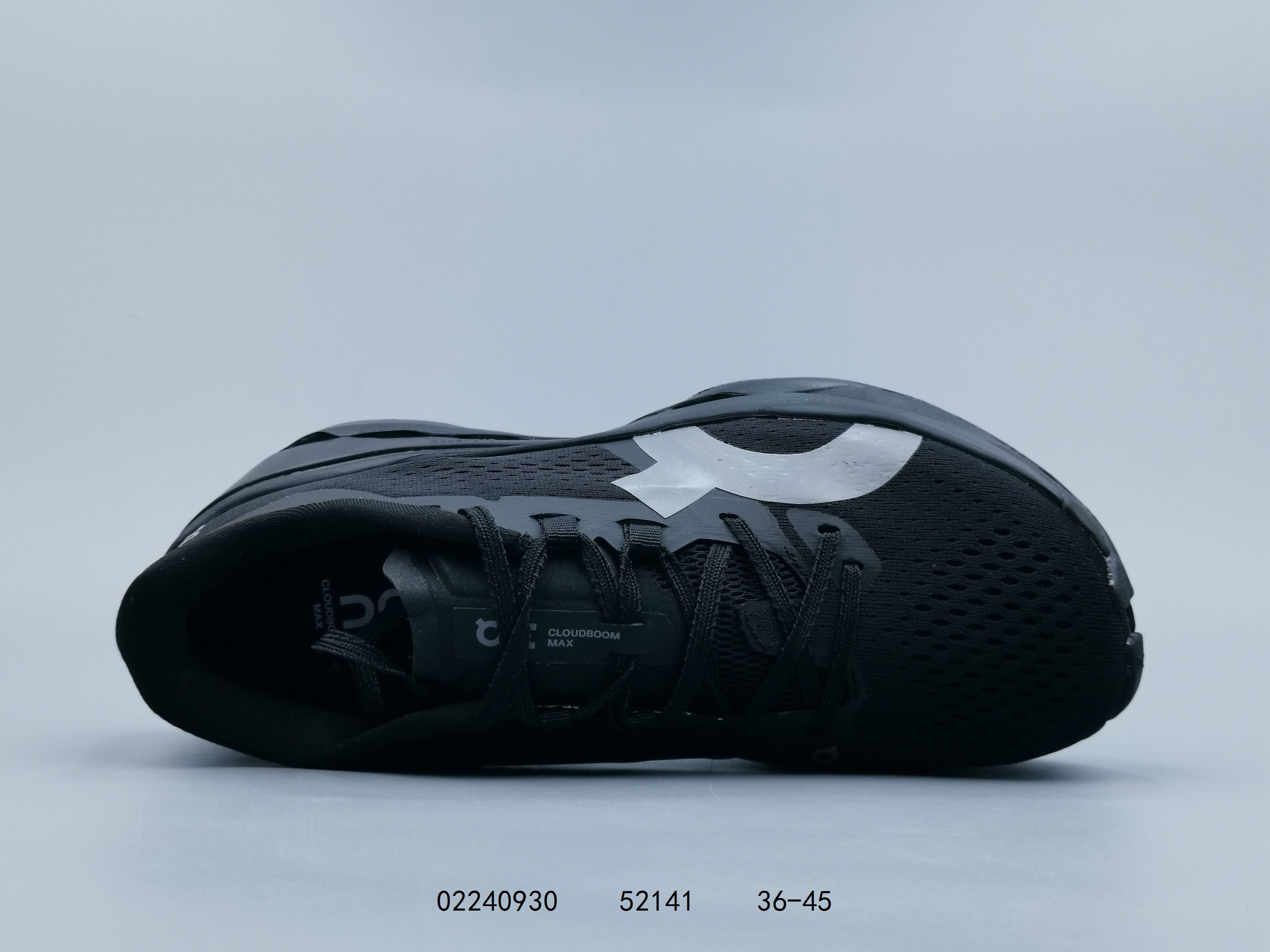 💰150
【新品🔥公司级】昂跑(On)Cloudboom Max 舒适时尚支撑 马拉松跑步鞋,On昂跑Cloudboom Max是一款专为马拉松跑者设计的长距离竞速跑鞋,采用双层Helion™ HF hyperfoam泡棉中底、含玻璃纤维的Speedboard®速度板和轻盈透气鞋面,提供强劲缓震、能量反馈和舒适脚感,适用于各个水平的马拉松跑者,Cloudboom Max搭载双层Helion™ HF hyperfoam泡棉中底,提供能量反馈和舒适脚感,配合含玻璃纤维的Speedboard®速度板,提升跑步效率和支撑性能。鞋面轻盈透气,能贴合并适应足部运动姿态,保持脚部干爽;橡胶外底具备良好抓地力,增强路面稳定性。
尺码: 36-45
编码: 02240930