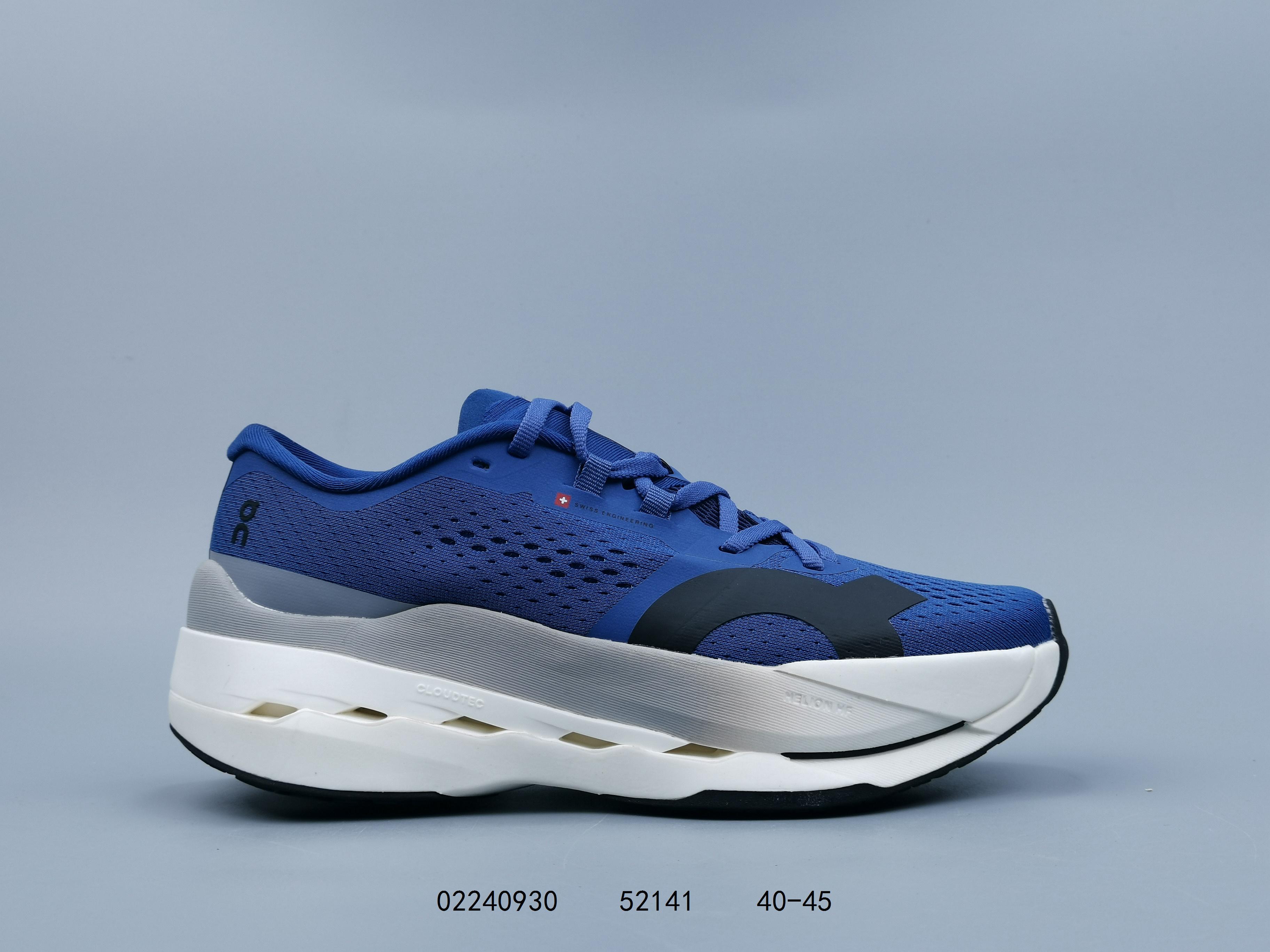 💰150
【新品🔥公司级】昂跑(On)Cloudboom Max 舒适时尚支撑 马拉松跑步鞋,On昂跑Cloudboom Max是一款专为马拉松跑者设计的长距离竞速跑鞋,采用双层Helion™ HF hyperfoam泡棉中底、含玻璃纤维的Speedboard®速度板和轻盈透气鞋面,提供强劲缓震、能量反馈和舒适脚感,适用于各个水平的马拉松跑者,Cloudboom Max搭载双层Helion™ HF hyperfoam泡棉中底,提供能量反馈和舒适脚感,配合含玻璃纤维的Speedboard®速度板,提升跑步效率和支撑性能。鞋面轻盈透气,能贴合并适应足部运动姿态,保持脚部干爽;橡胶外底具备良好抓地力,增强路面稳定性。
尺码: 40-45
编码: 02240930