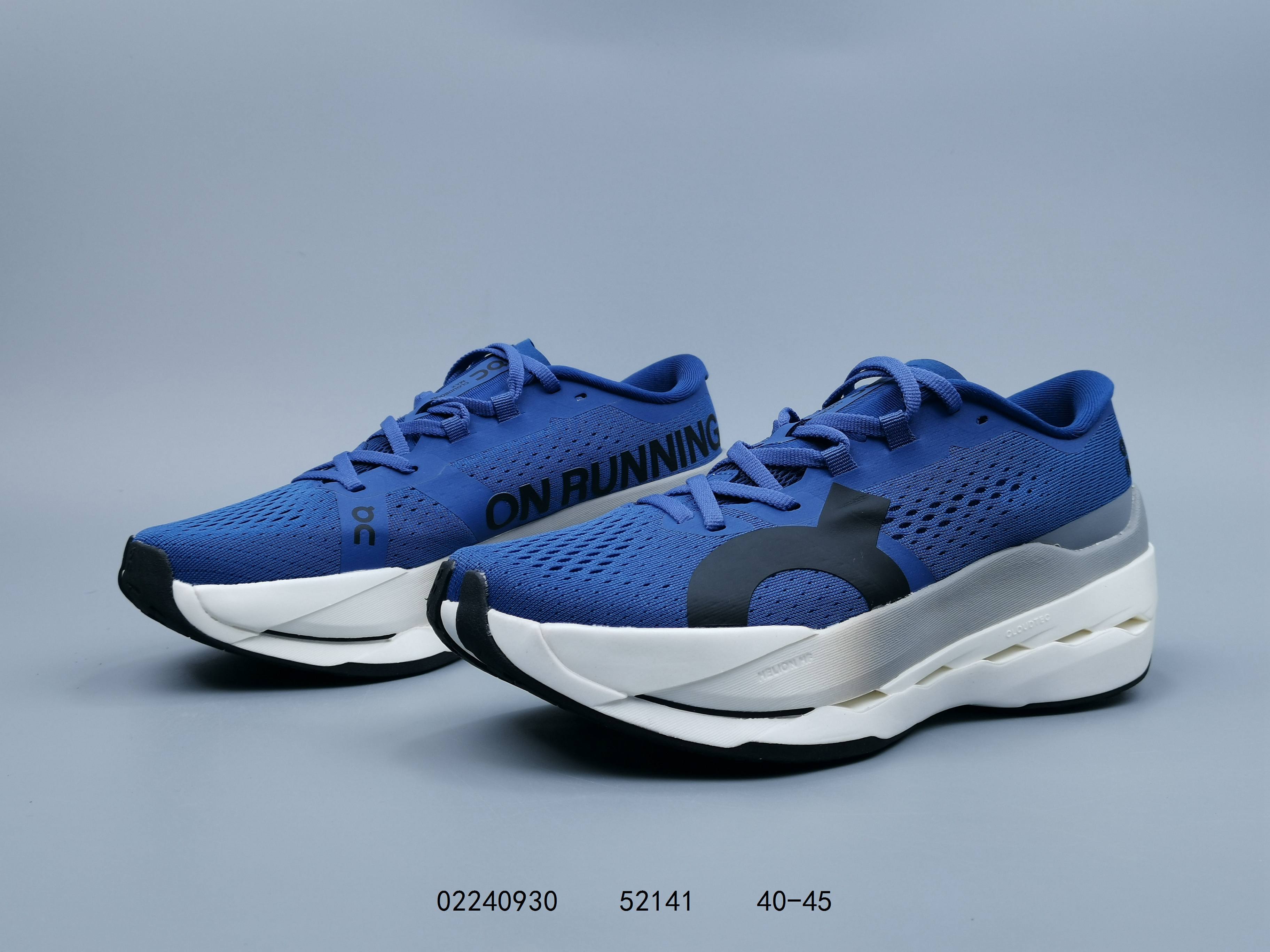 💰150
【新品🔥公司级】昂跑(On)Cloudboom Max 舒适时尚支撑 马拉松跑步鞋,On昂跑Cloudboom Max是一款专为马拉松跑者设计的长距离竞速跑鞋,采用双层Helion™ HF hyperfoam泡棉中底、含玻璃纤维的Speedboard®速度板和轻盈透气鞋面,提供强劲缓震、能量反馈和舒适脚感,适用于各个水平的马拉松跑者,Cloudboom Max搭载双层Helion™ HF hyperfoam泡棉中底,提供能量反馈和舒适脚感,配合含玻璃纤维的Speedboard®速度板,提升跑步效率和支撑性能。鞋面轻盈透气,能贴合并适应足部运动姿态,保持脚部干爽;橡胶外底具备良好抓地力,增强路面稳定性。
尺码: 40-45
编码: 02240930