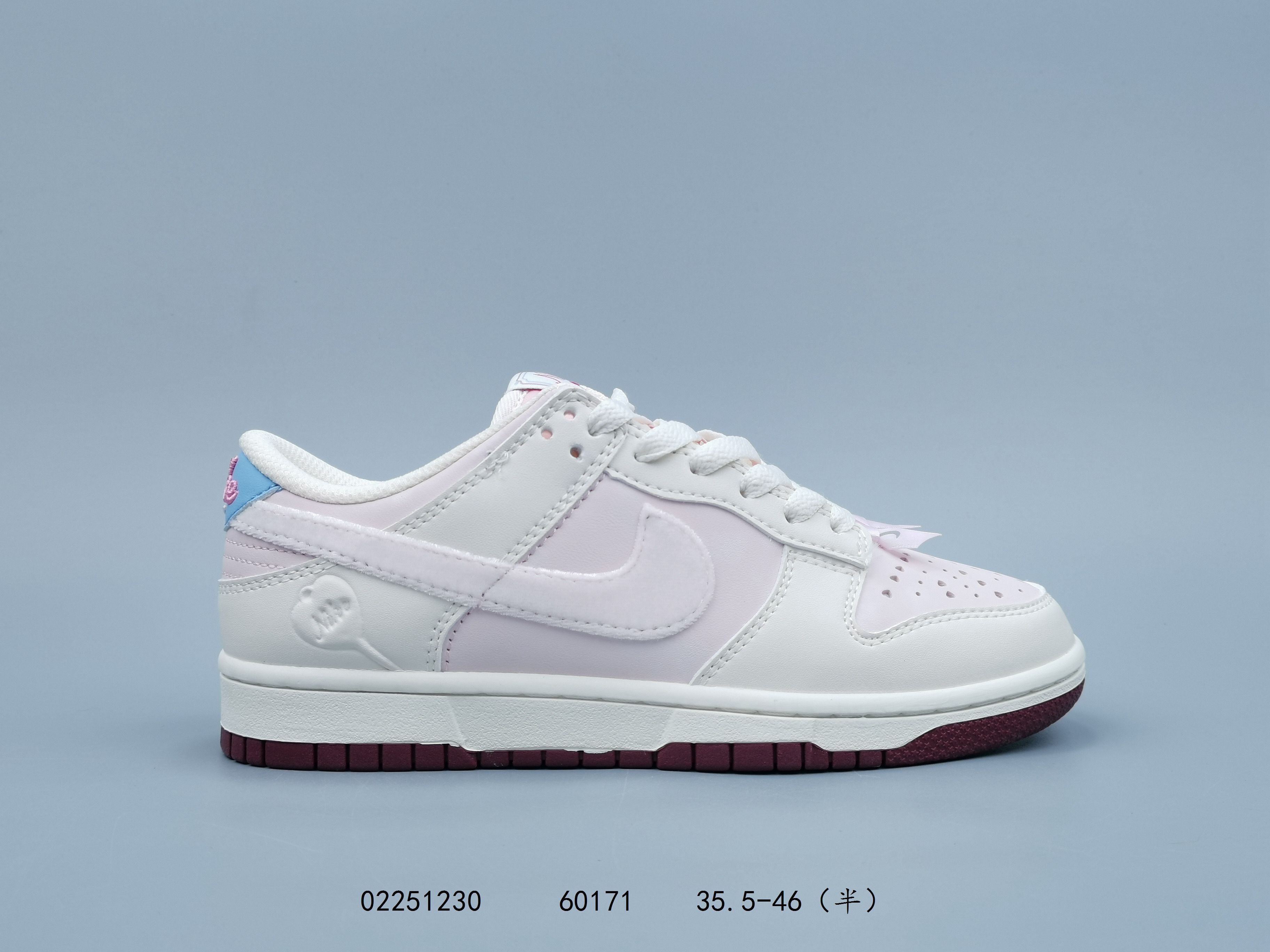 💰180
耐克 Nike Sb Dunk Low Pro 男女同款运动鞋复古板鞋，尽情迈步，彰显个性风采。采用柔软皮革鞋面，经久耐穿，塑就如元年款 Dunk 般的复古质感。鞋头透气孔，搭配鞋口和鞋舌形状，忠实沿袭元年款经典外观。全掌型橡胶外底，造就非凡抓地力。Dunk 起初专为篮球运动打造，于 80 年代末成为滑板界新宠，现已跃升成为街头时尚标杆。加垫低帮鞋口结合耐穿外底，助你自信舞动。

货号：FJ1674
码数：36 36.5 37.5 38 38.5 39 40 40.5 41 42 42.5 43 44 45 
编码：02251230