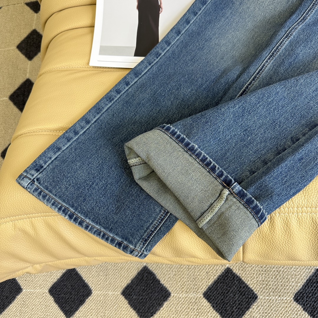 “Packaged Single-Size Female Suit: 24 New Pairs of Stylish Barberly Cosmopolitan Jeans” - 图片 8