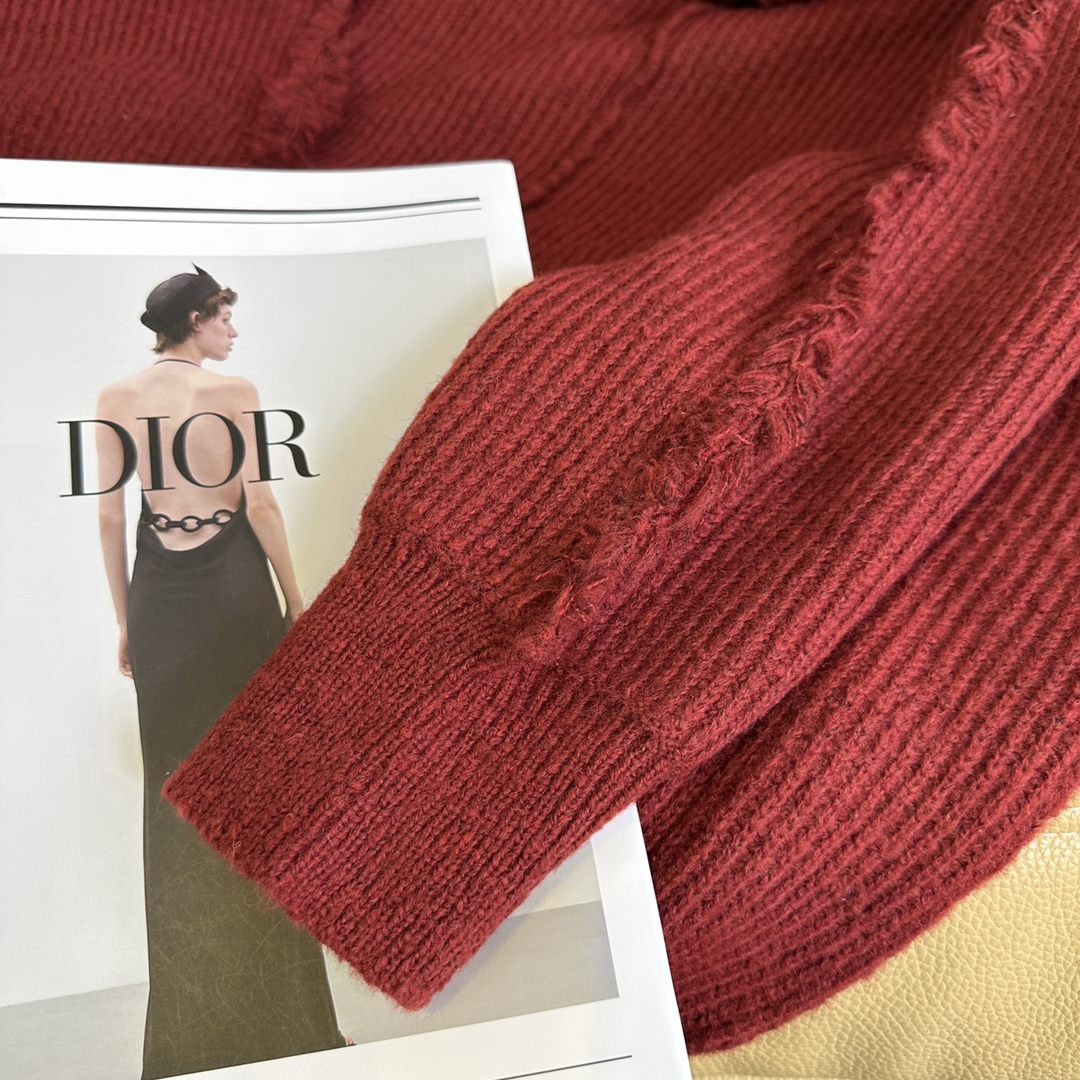 Stylish Red Sweater and Fashionable Suit Set for Autumn and Winter - 图片 6