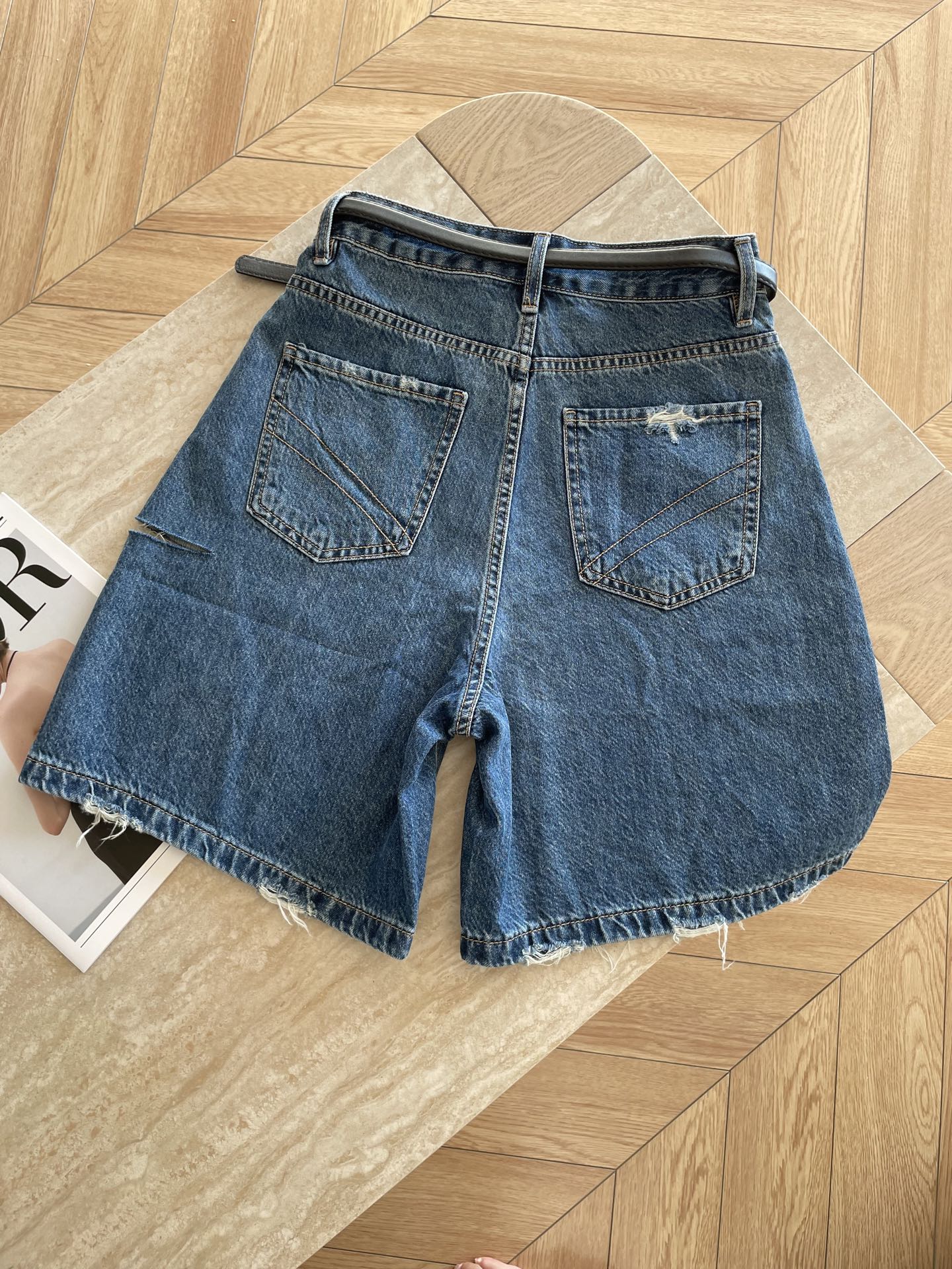 Stylish Summer Fashion: P414 Woman’s Trendy Cut-off Shorts with Belts - 图片 9