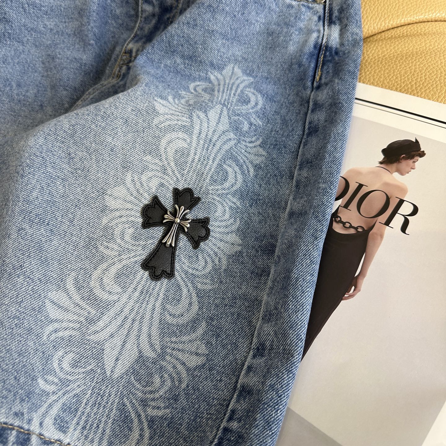 Fashion Forward: Original Scoundrel in Stylish American-Designed Attire - 图片 6