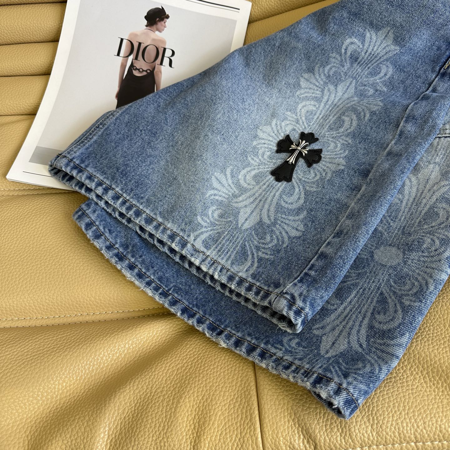 Fashion Forward: Original Scoundrel in Stylish American-Designed Attire - 图片 7