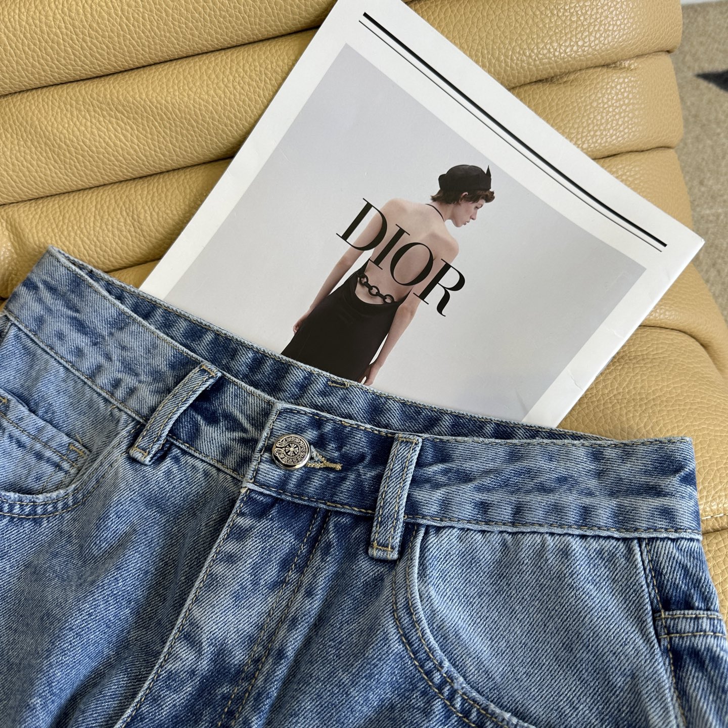 Fashion Forward: Original Scoundrel in Stylish American-Designed Attire - 图片 4