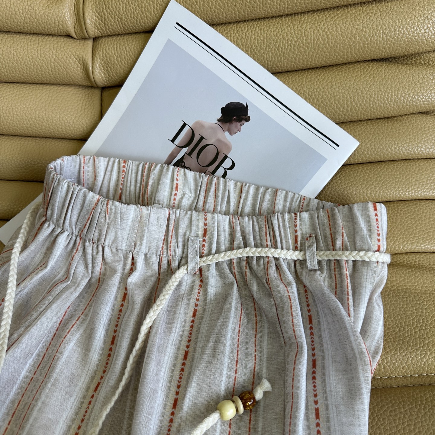 “Raf Cotton Suit with Air-Skinned Face and Striped Design” - 图片 3