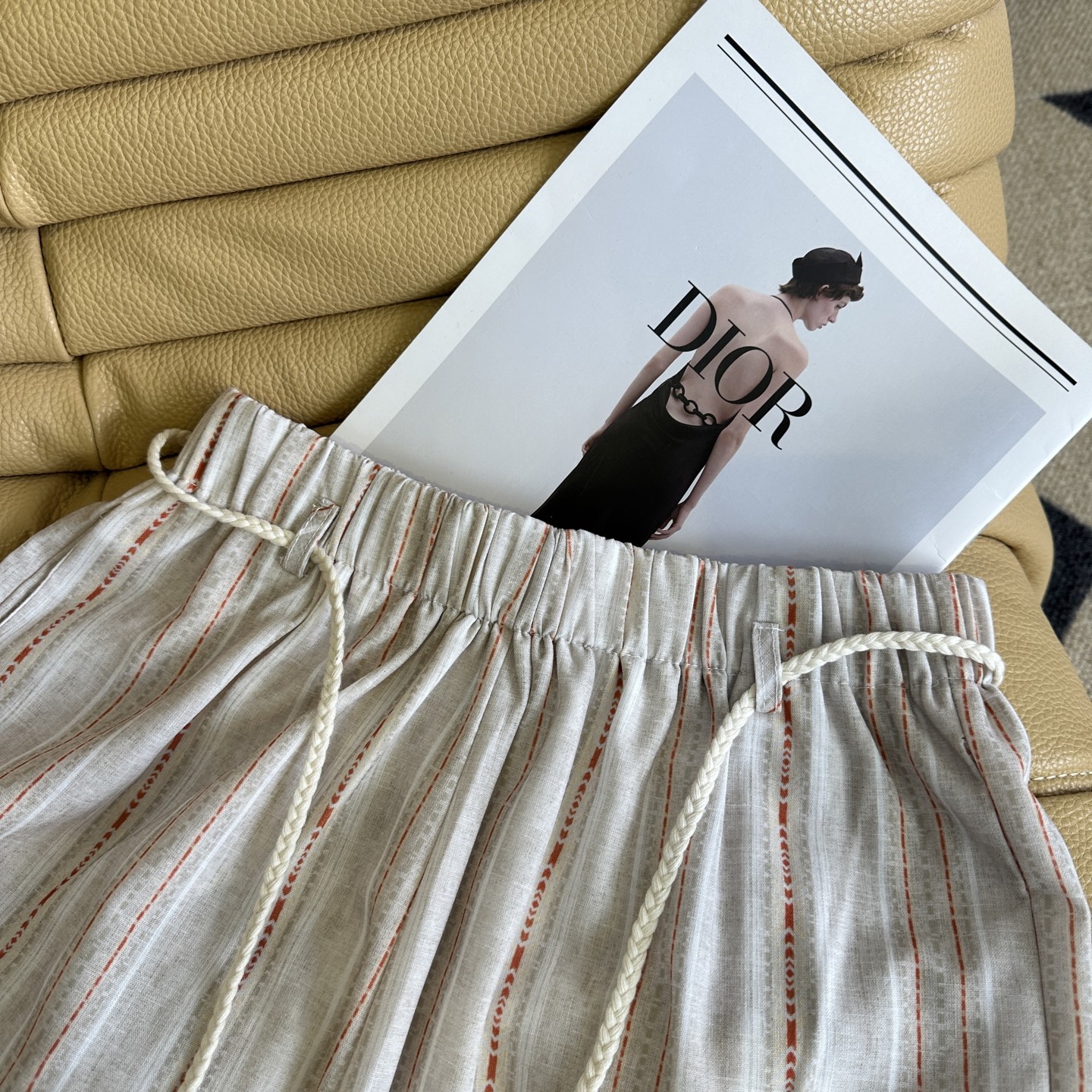 “Raf Cotton Suit with Air-Skinned Face and Striped Design” - 图片 4