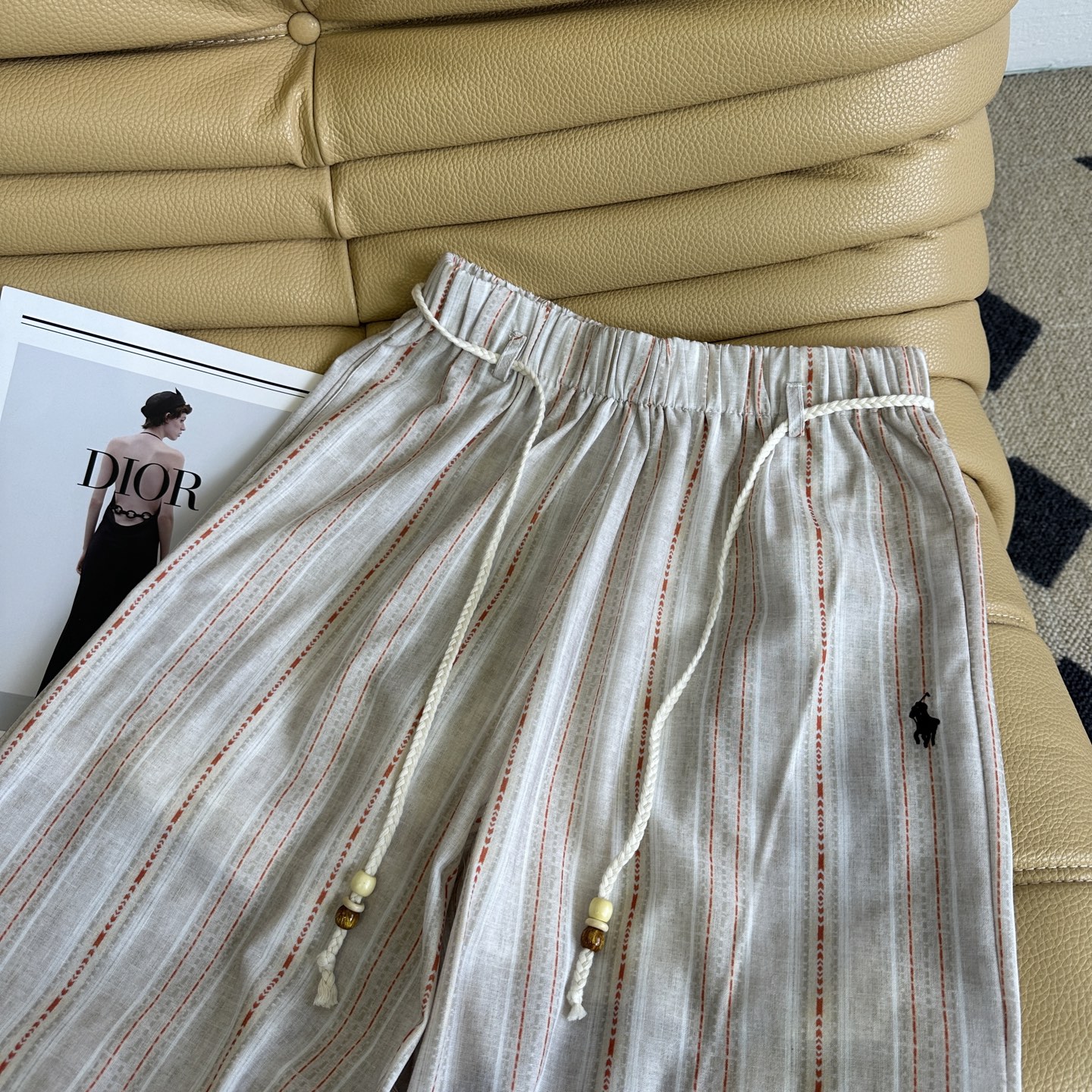 “Raf Cotton Suit with Air-Skinned Face and Striped Design” - 图片 7