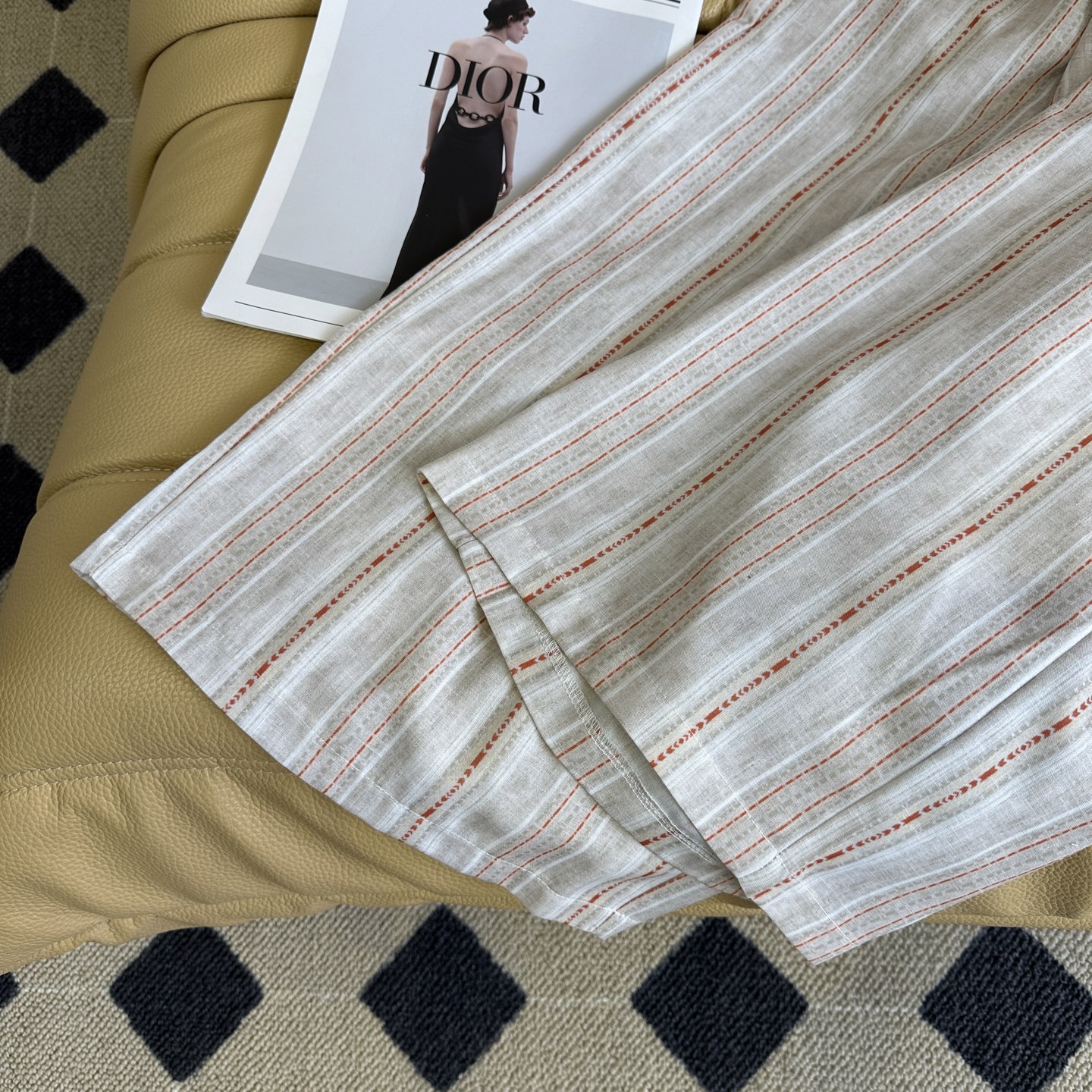 “Raf Cotton Suit with Air-Skinned Face and Striped Design” - 图片 8