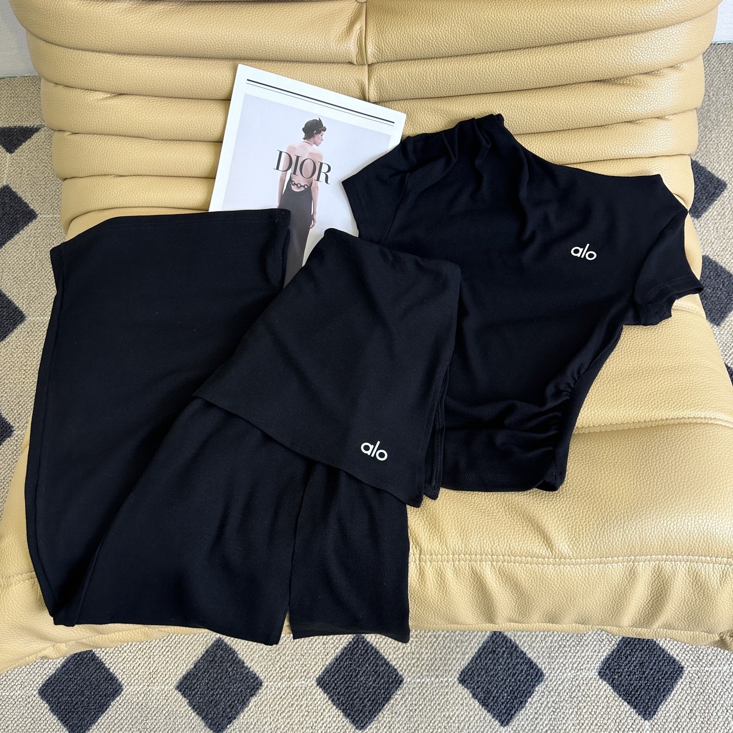 Popular T-shirts Collection: P345 and P414 Designs for Every Style - 图片 1