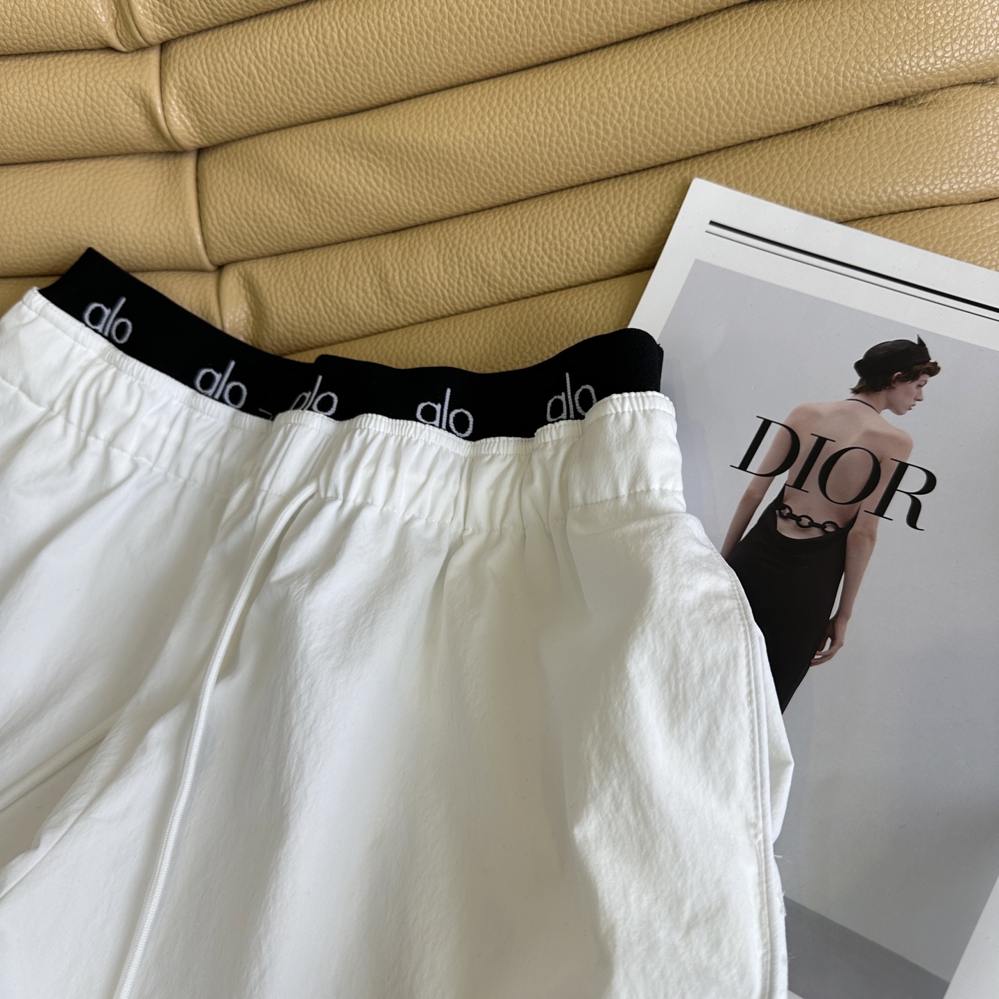 Stylish and Comfortable Women’s Gym Running Shorts with Lace Details and Multiple Sizes - 图片 6