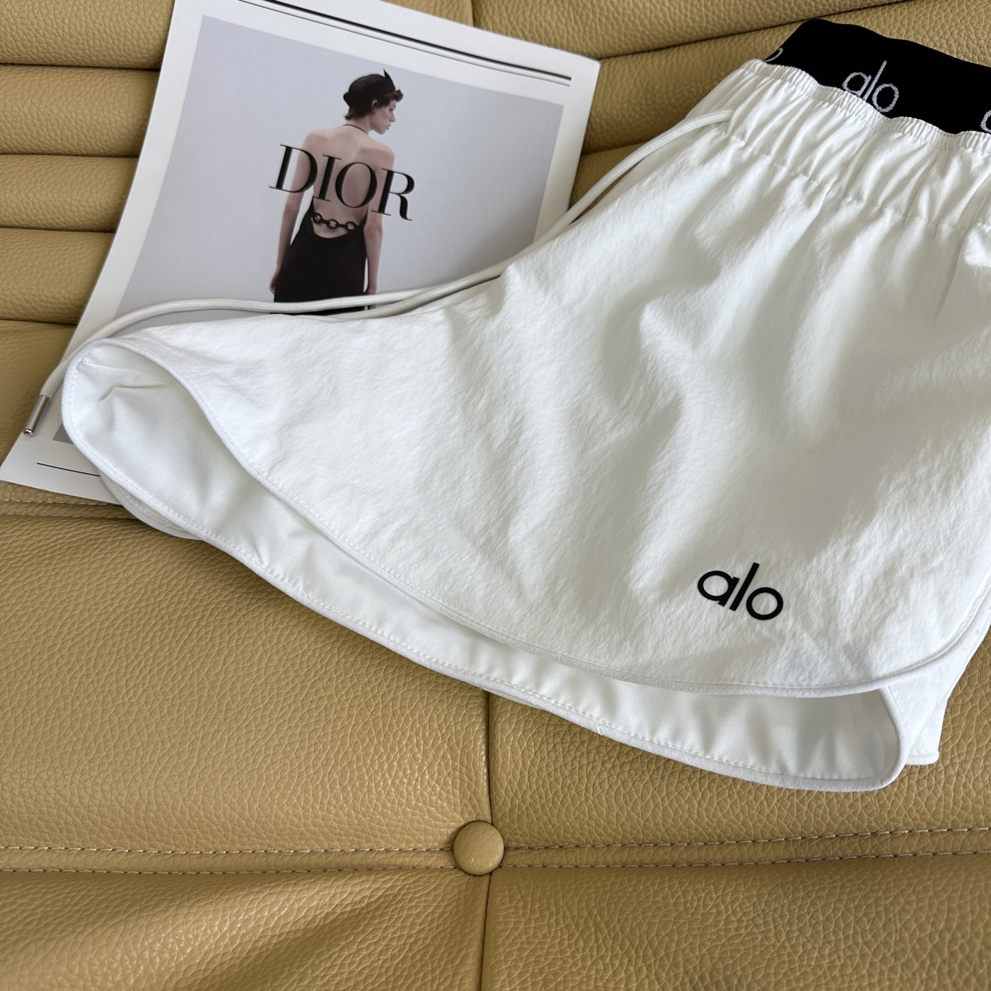 Stylish and Comfortable Women’s Gym Running Shorts with Lace Details and Multiple Sizes - 图片 7