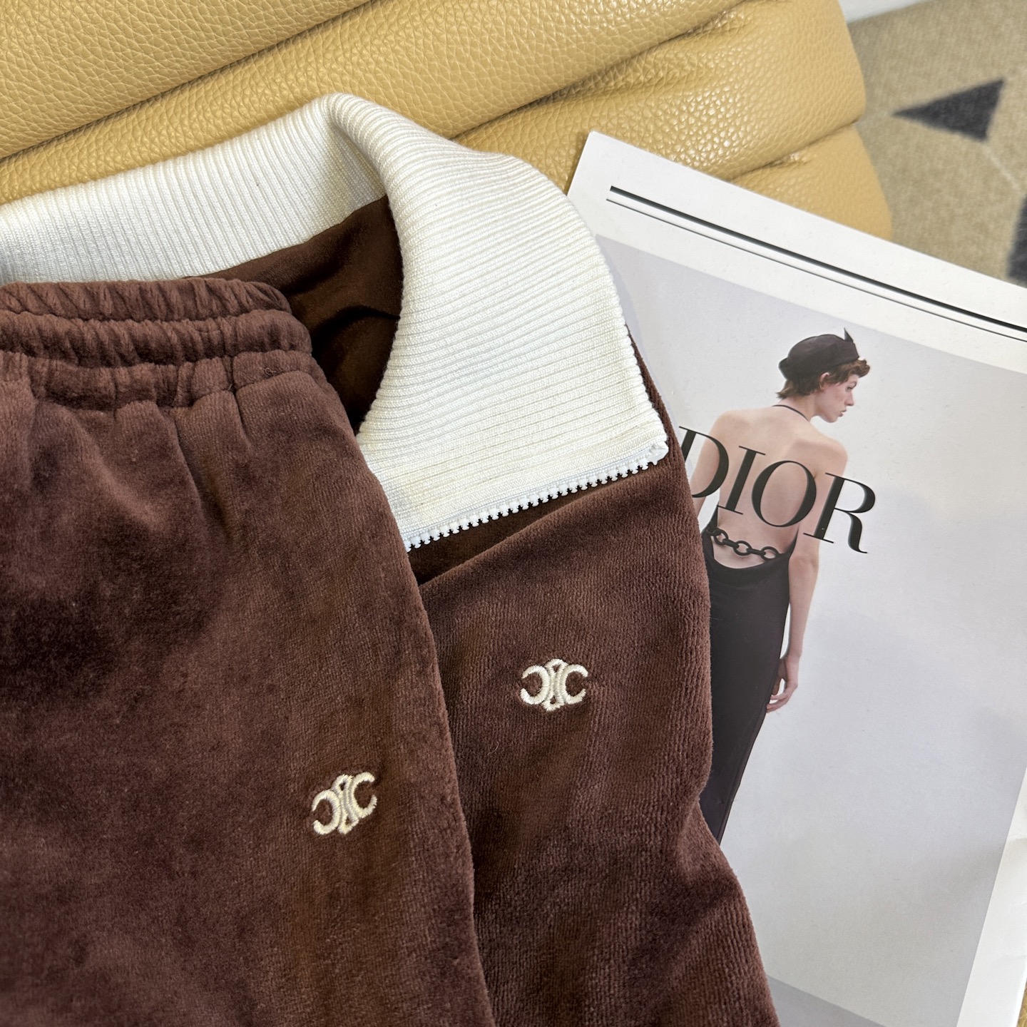 “New Sales: One-Size-Fits-All Women’s Clothes in Various Colors and Styles” - 图片 5
