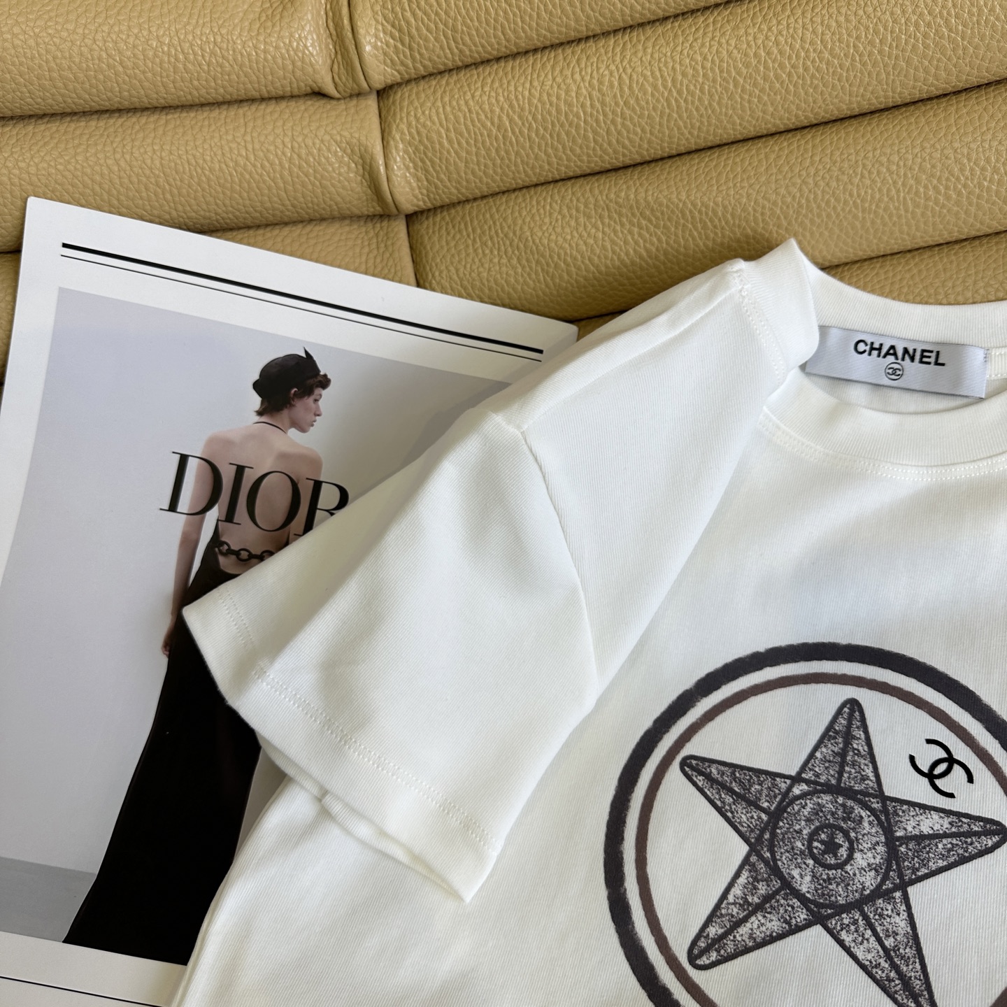 “Flexible Fabric Female Suit Set with Free Shorts – New Sale Highlights Quality and Comfort” - 图片 7