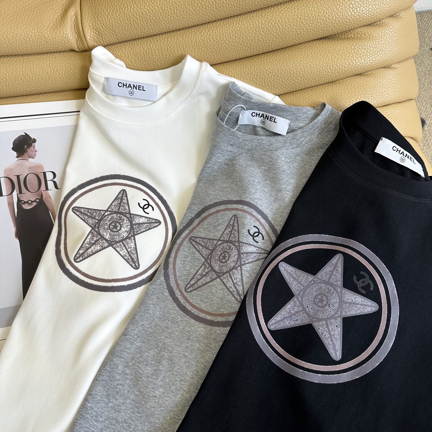 “Flexible Fabric Female Suit Set with Free Shorts – New Sale Highlights Quality and Comfort” - 图片 5