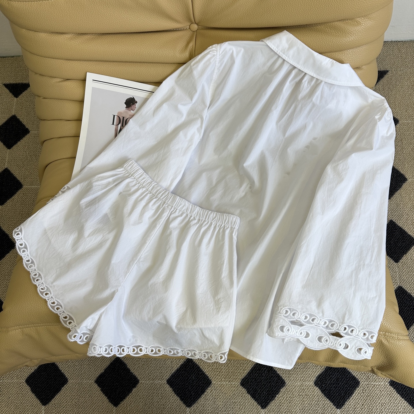 Stylish New One-Size-Fits-All Dress with Fine Embroidery and Loose Tie - 图片 9