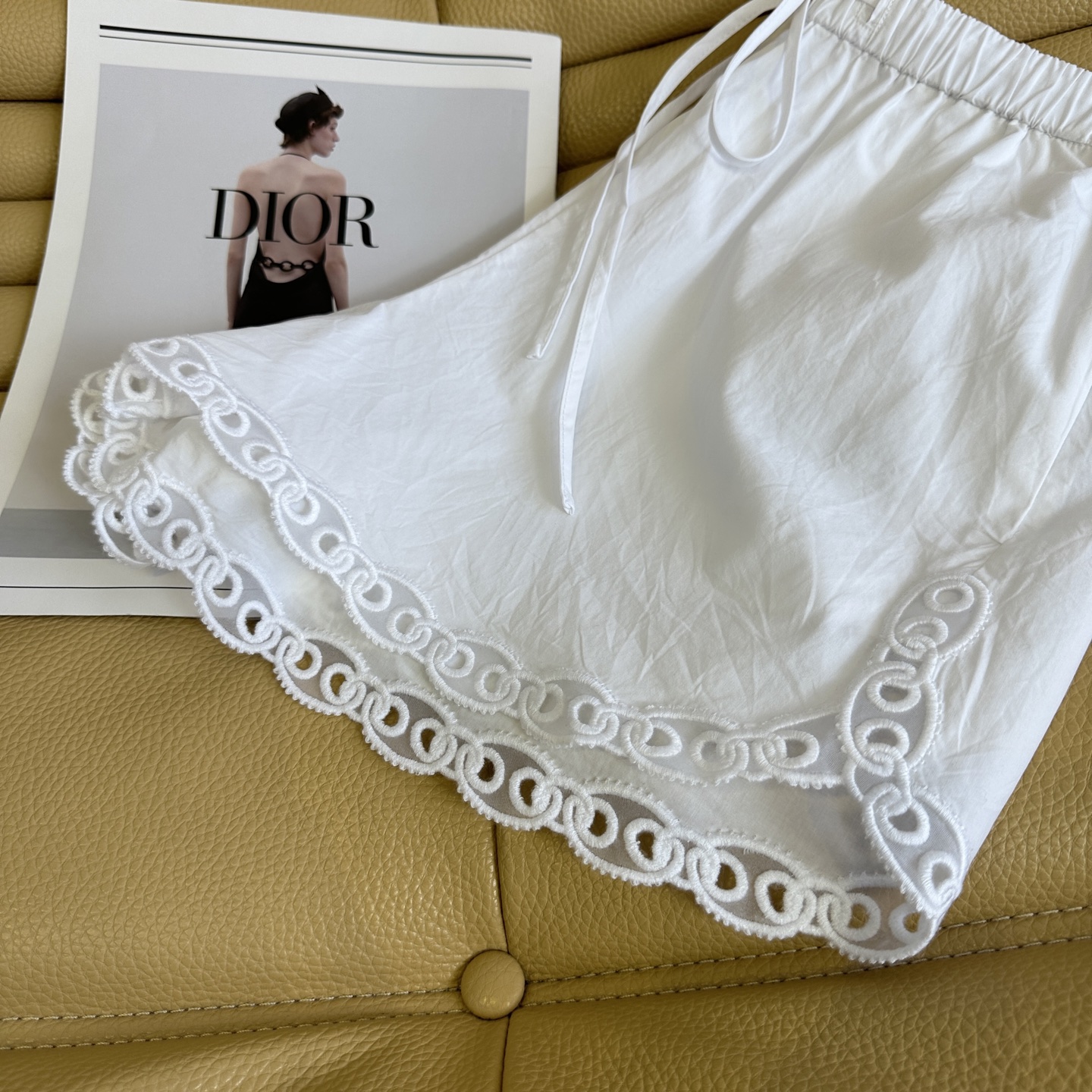 Stylish New One-Size-Fits-All Dress with Fine Embroidery and Loose Tie - 图片 6