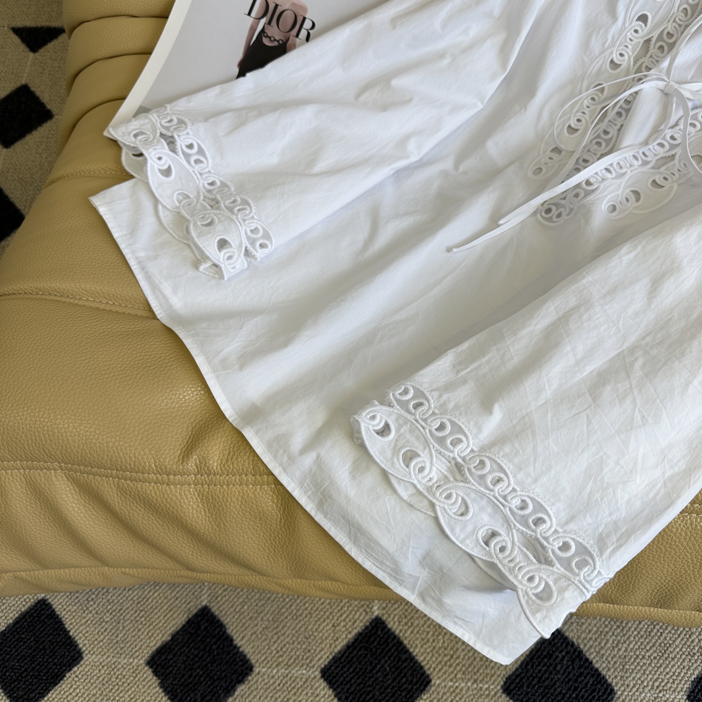 Stylish New One-Size-Fits-All Dress with Fine Embroidery and Loose Tie - 图片 7