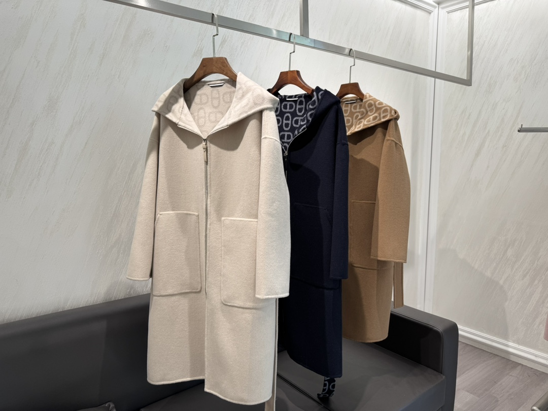 Title: P1680 Women’s Suit with Dustproof Bags & Pig Nose Liner in Multiple Colors Summary: Versatile one-size-fits-all suit in white, camel, and green with unique - 图片 8