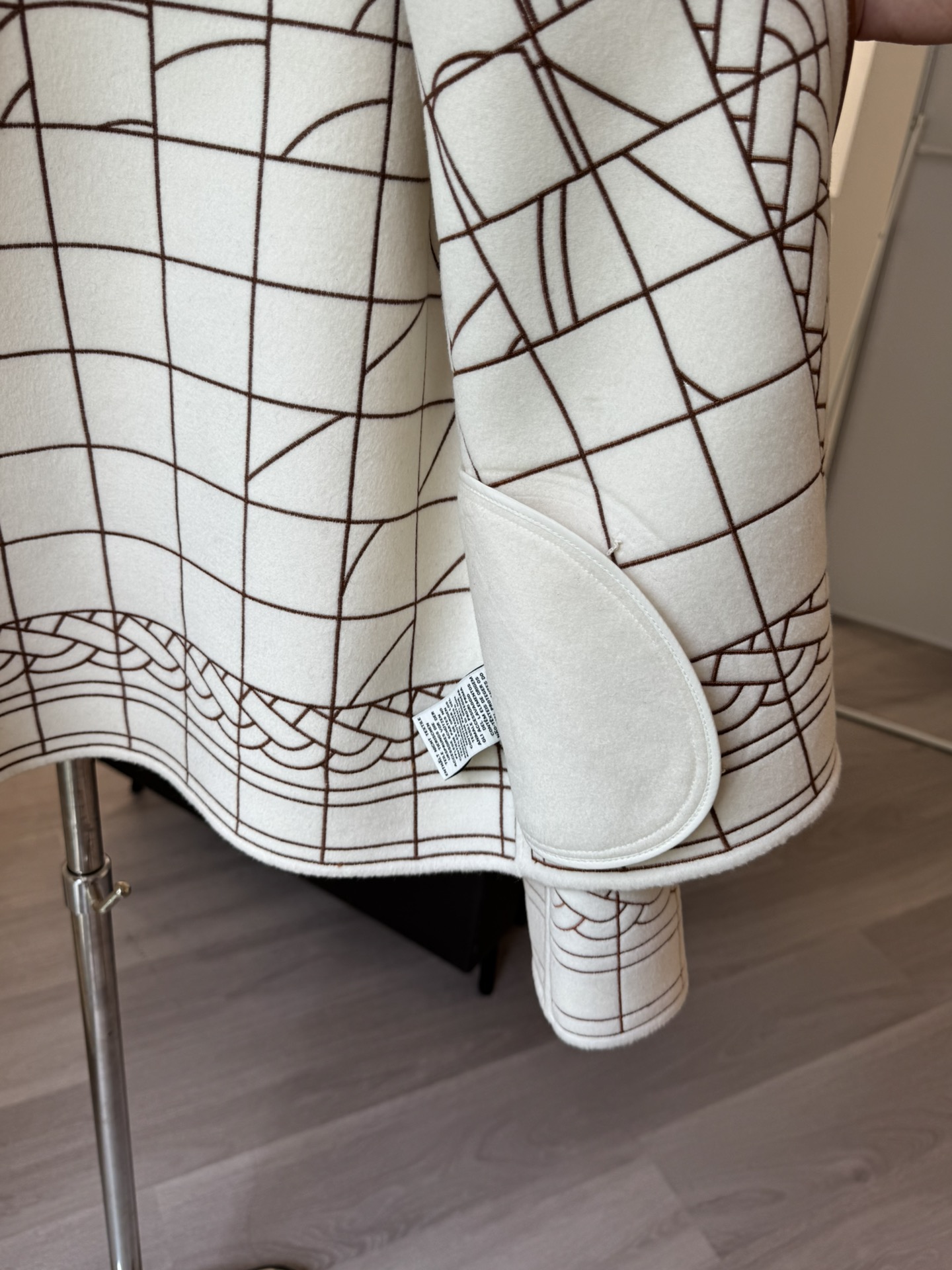 Title: P2280 Female Suit with Dustproof Bag 2025 New Heavy Worker Embroidered Wool Summary: One-size-fits-all female suit made of 90% wool, 10% - 图片 8