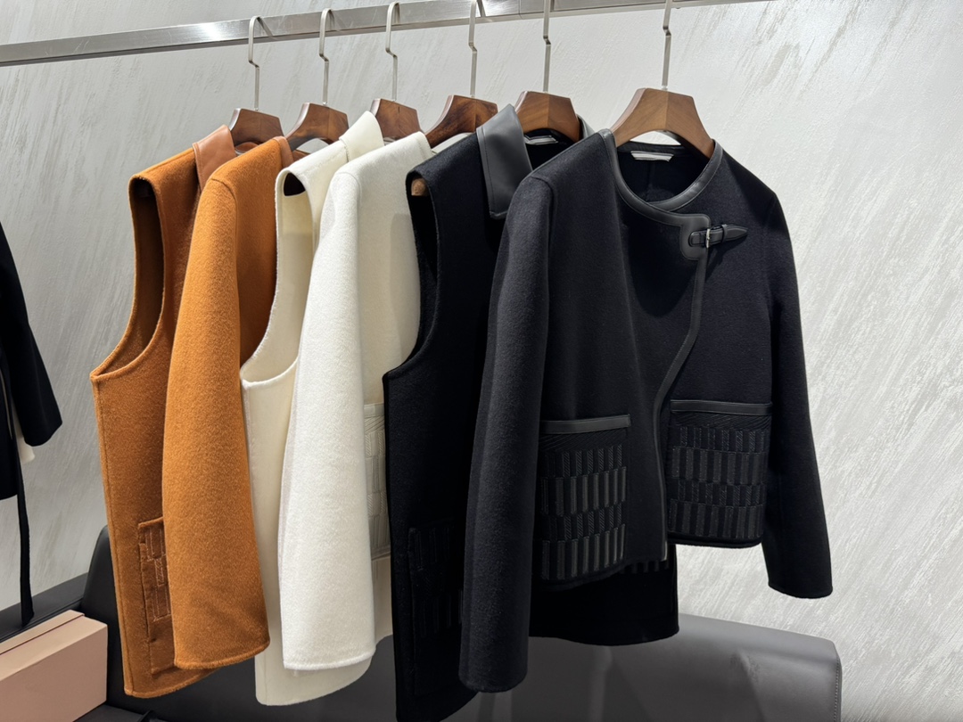 “Original Hard-Core Female Suit with Heavy-Earth Embroidery, 90% Wool, 10% Wool in White, Black, Caramel” - 图片 9