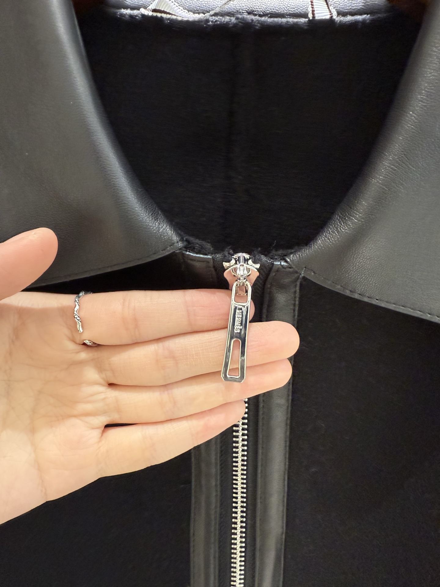 “2025 New Hermes Cashmere Jacket: Versatile Single-Rate Female Suit for Autumn and Winter” - 图片 5