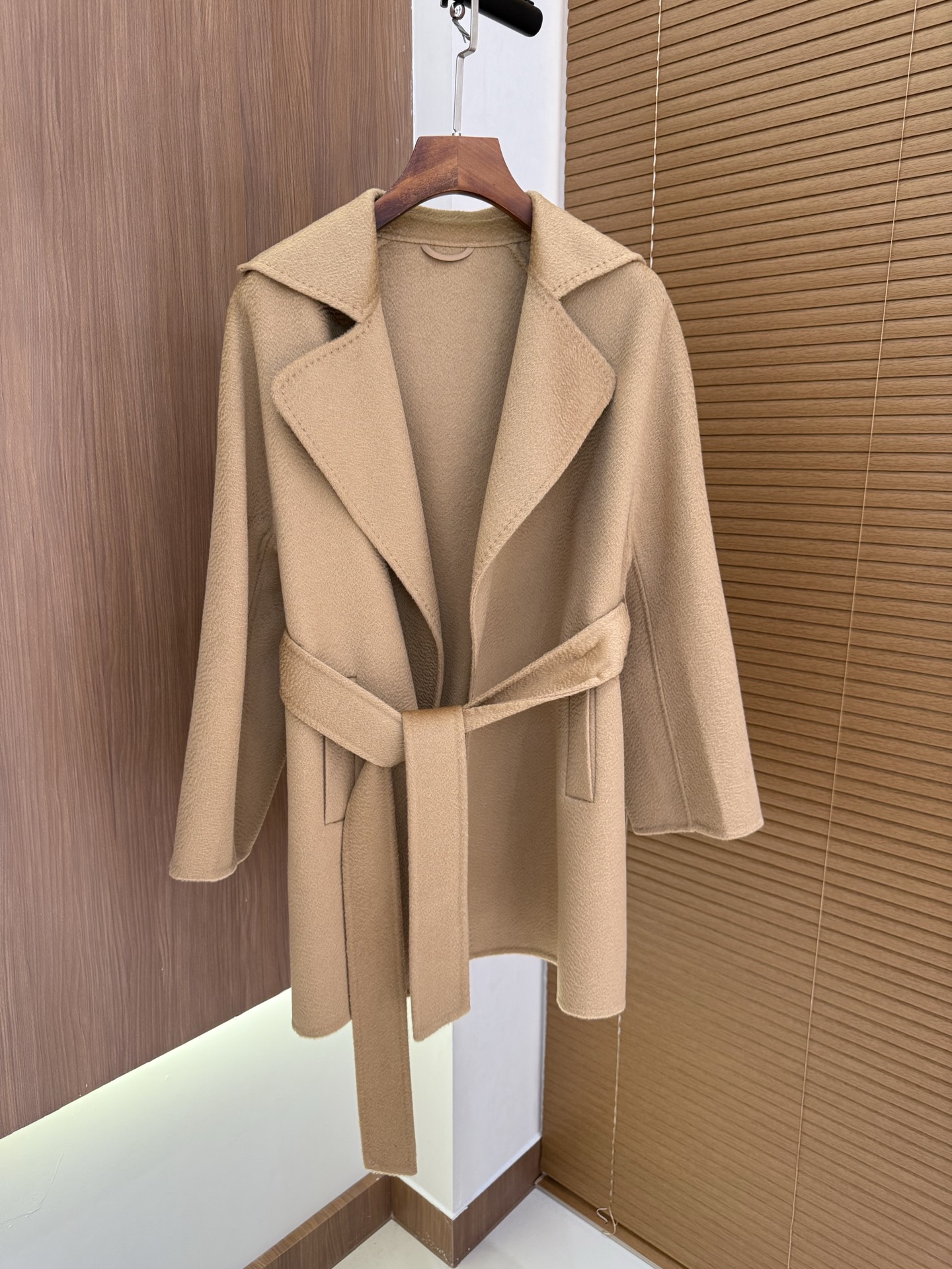 NO:500870,With dust bag MaxMara Gas classic cashmere series yb custom cashmere high version 5 colors Number of 36 38 40,,alexander wang19860909配防尘袋MaxMara Gas经典羊绒系列 yb定制羊绒 高版本 5色 码数36 38 40,,alexander wang,Women's clothing